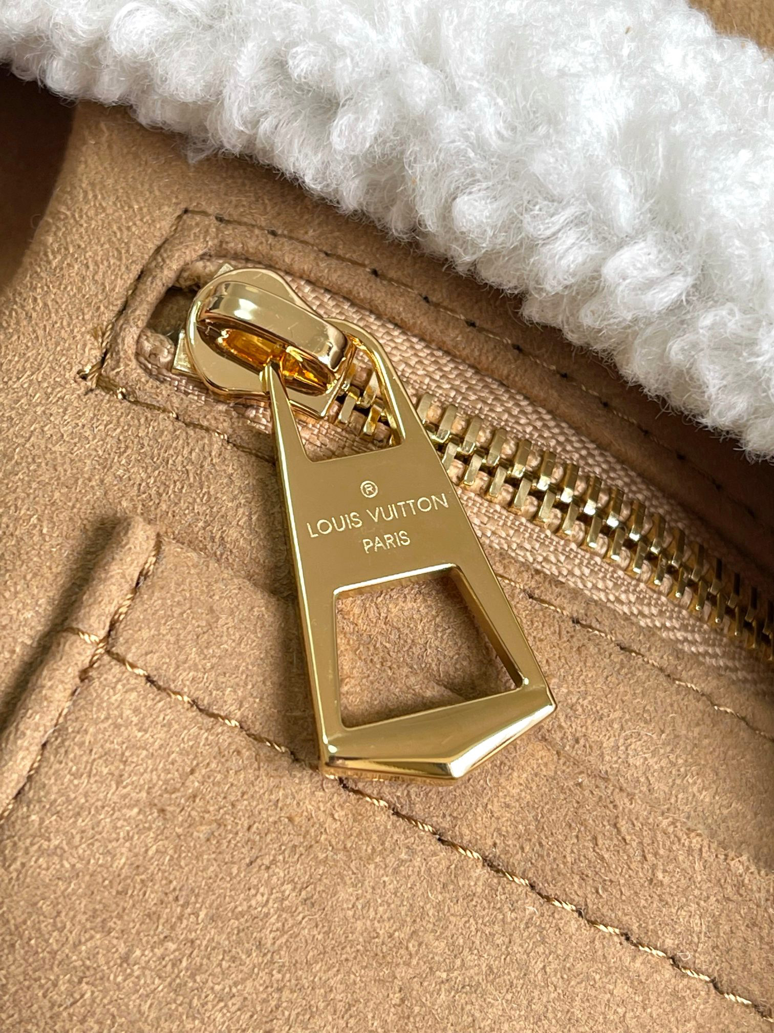 Louis Vuitton CarryAll Small Handbag – LV Ski Collection - Image 8