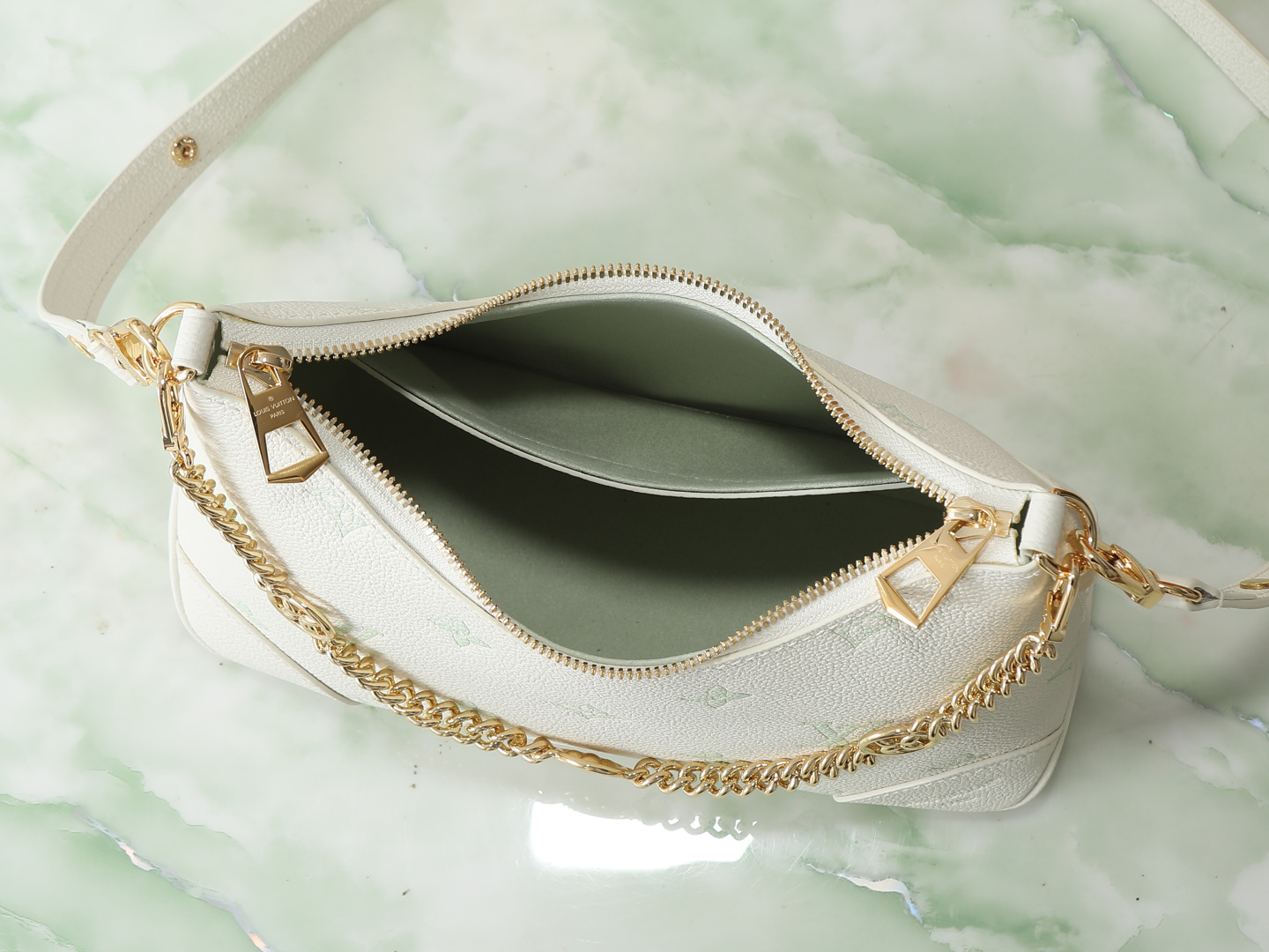 Louis Vuitton Boulogne PM Leather Crossbody Bag in Green and Cream - Image 8