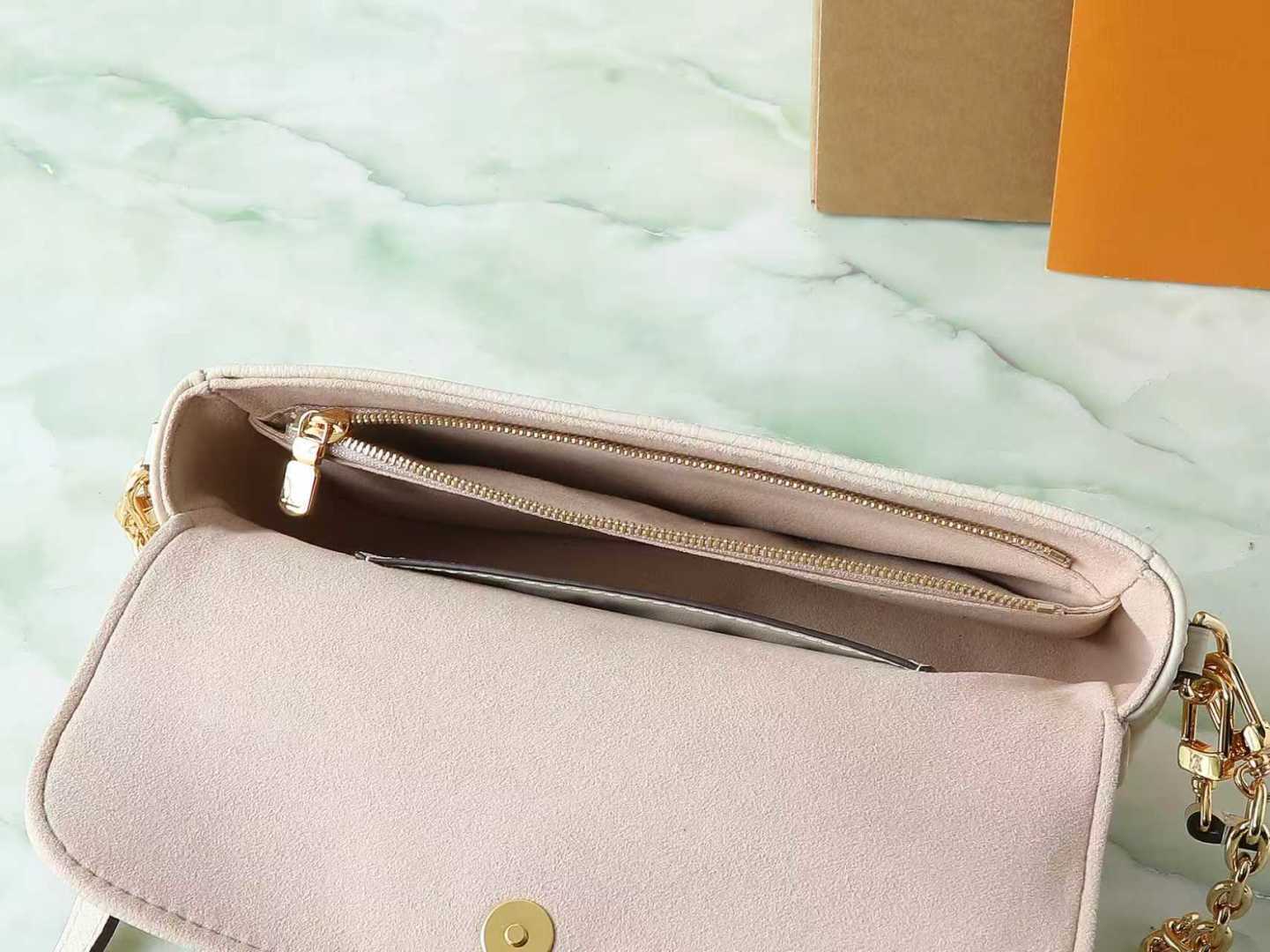 Louis Vuitton Wallet On Chain Ivy Monogram Crossbody Bag - Image 8