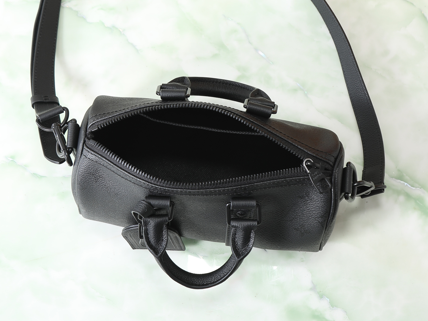 Louis Vuitton Keepall Bandoulière 25 Monogram Midnight Travel Bag - Image 8