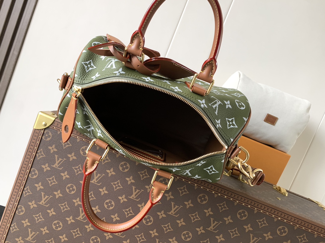 Louis Vuitton Speedy P9 Bandoulière 30 Monogram Leather Handbag - Image 8