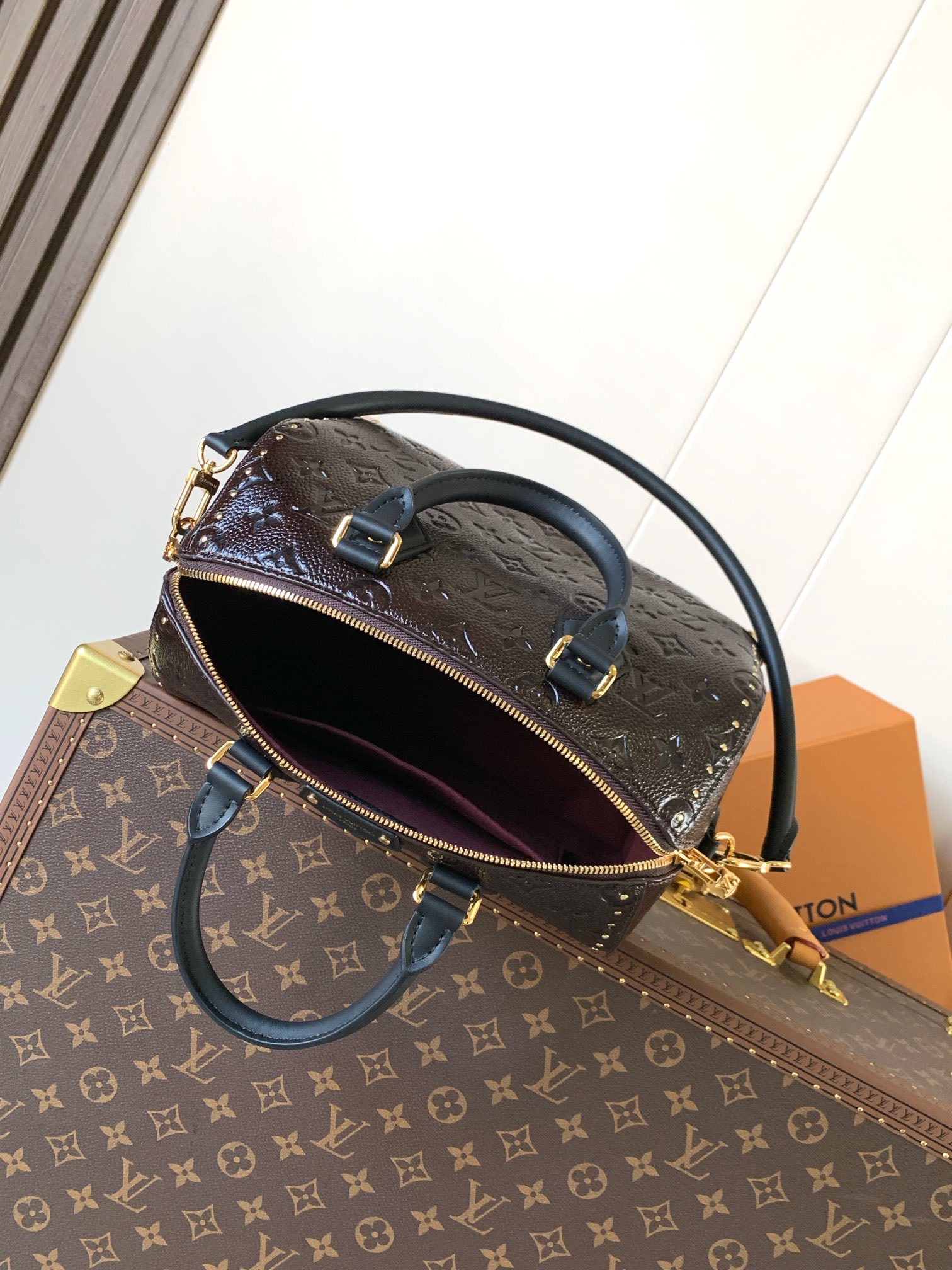 Louis Vuitton Speedy Trunk 25 Handbag - Image 8