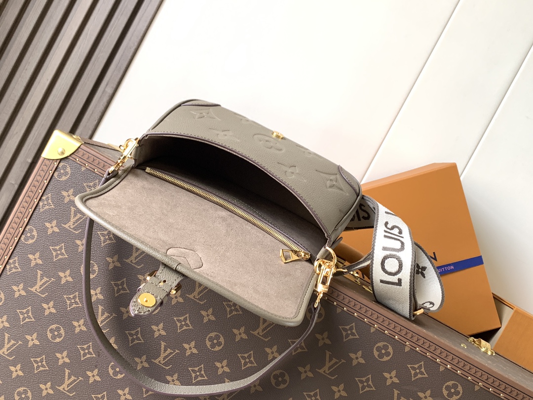 Louis Vuitton Diane Monogram Empreinte Leather Crossbody Bag - Image 8