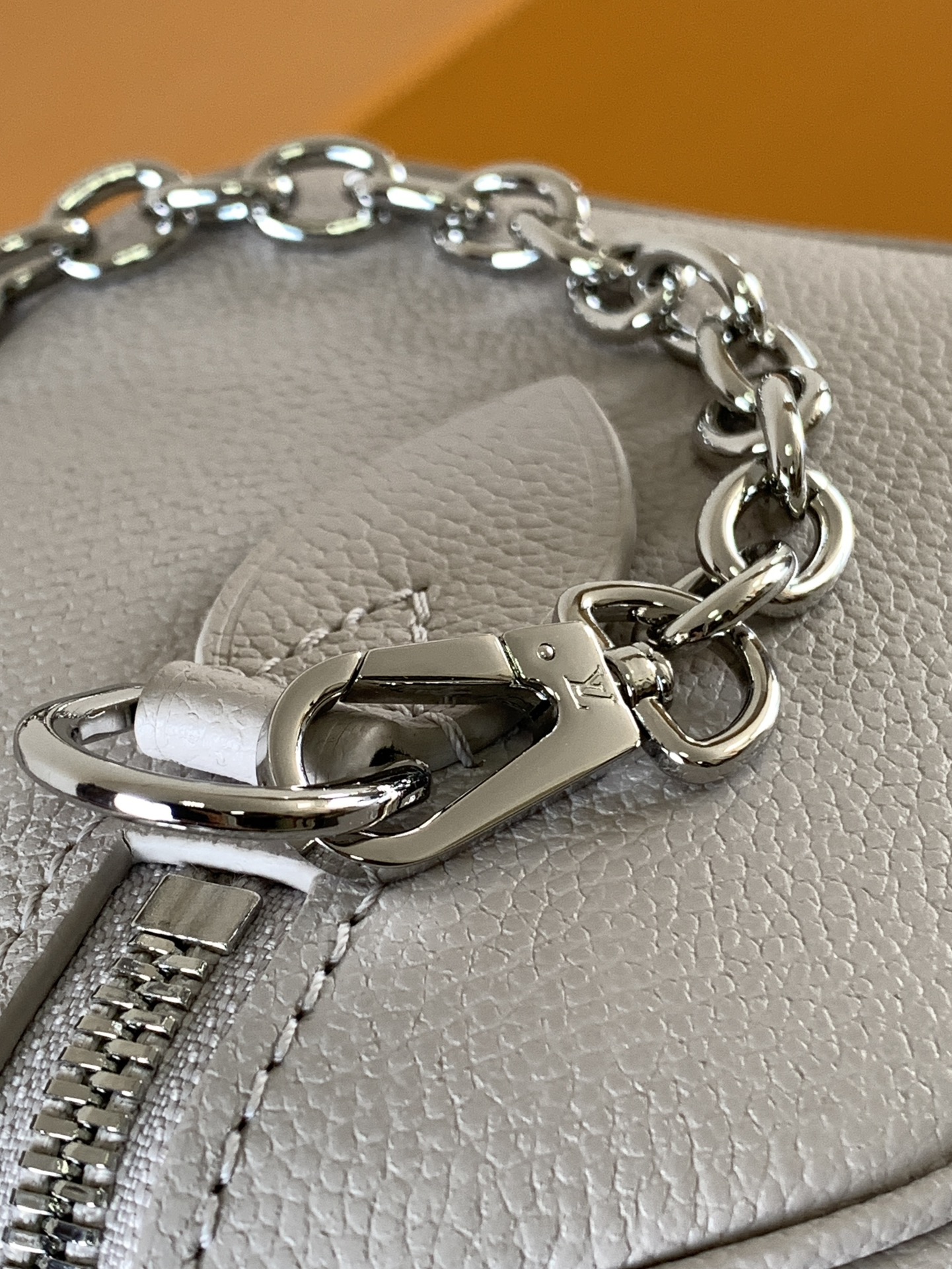 Louis Vuitton Speedy Bandoulière 20 Monogram Empreinte Leather Crossbody Bag - Image 8