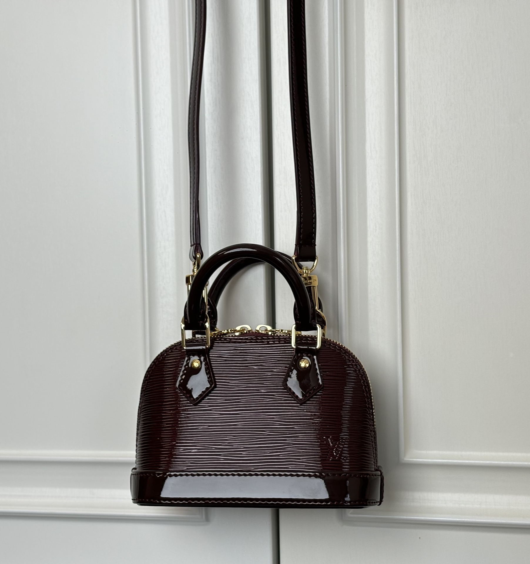 Louis Vuitton Nano Alma Handbag in Glossy Burgundy Epi Leather - Image 8