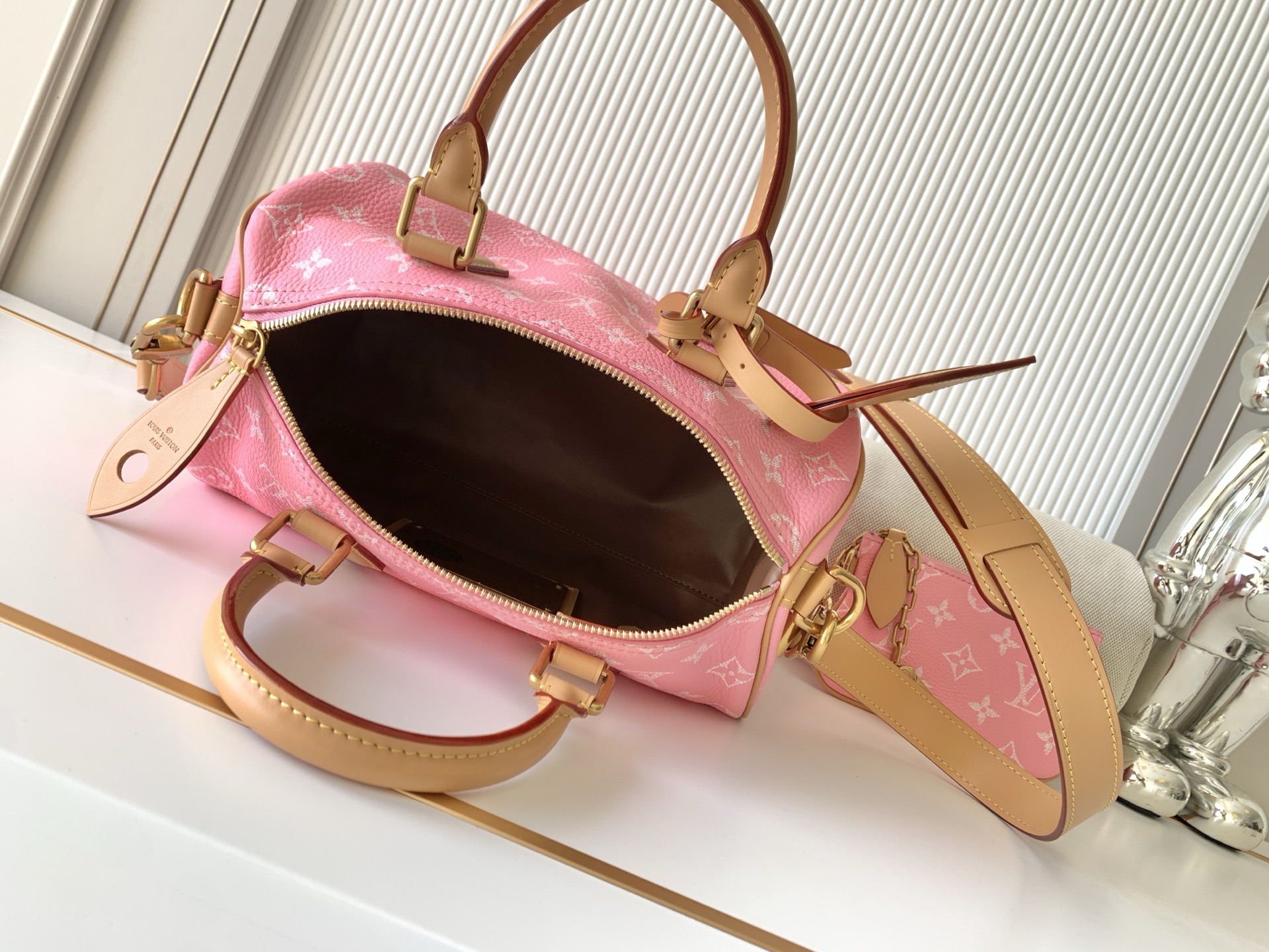 Louis Vuitton Speedy Bandoulière 25 Leather Crossbody Bag - Image 8