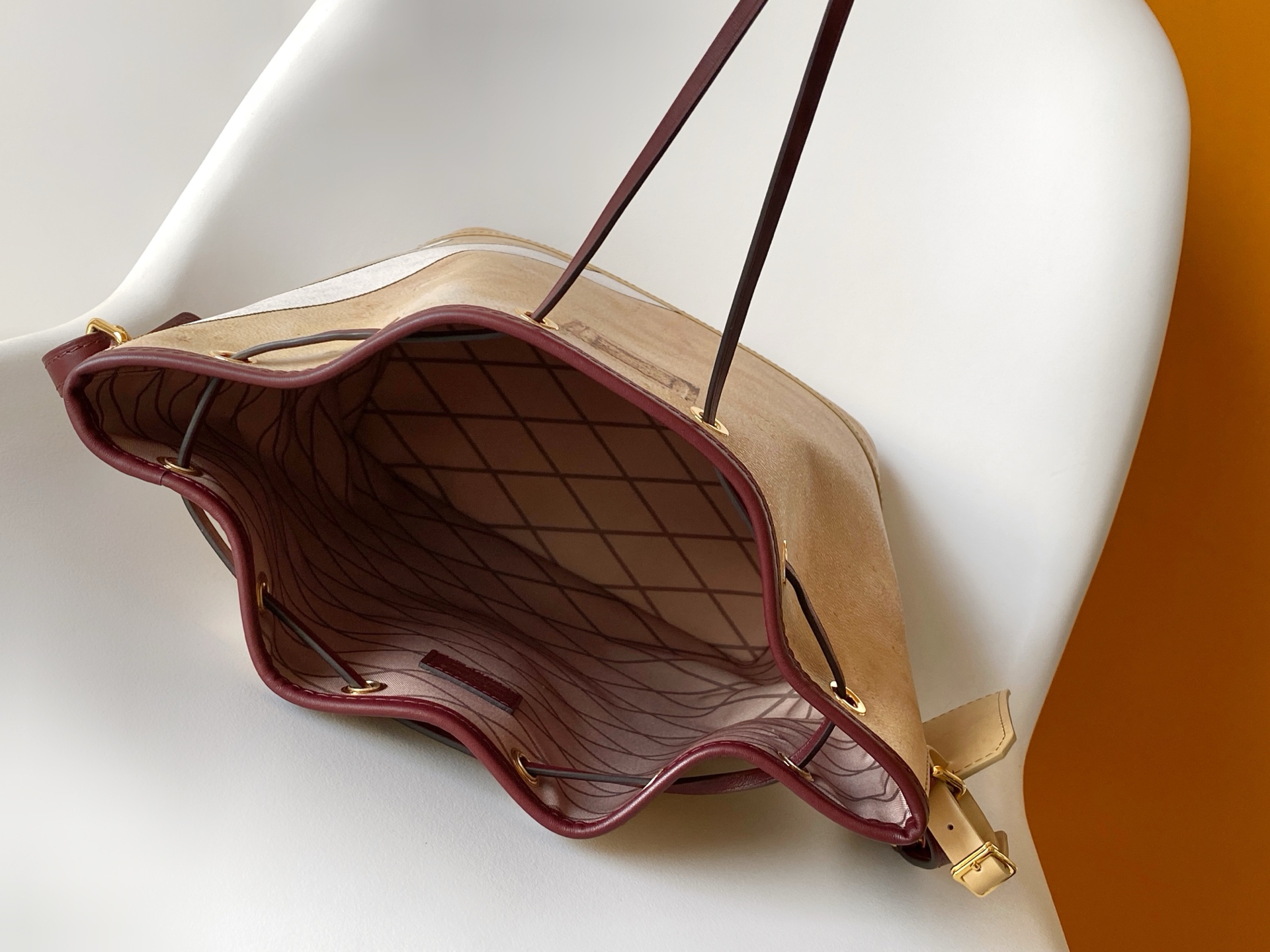 Louis Vuitton Monogram Anniversary Leather Crossbody Bag M27389 - Image 8