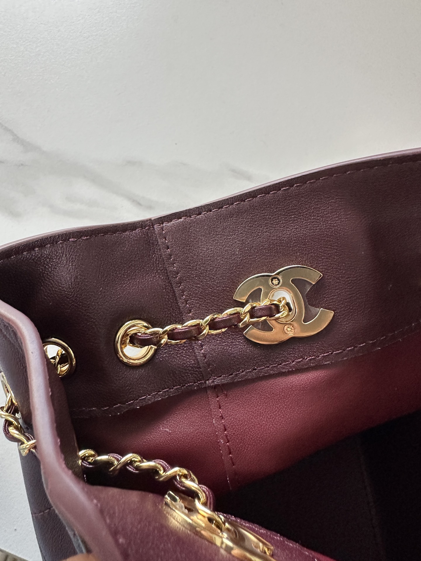 Chanel AP5359 Lambskin Handbag - Image 8