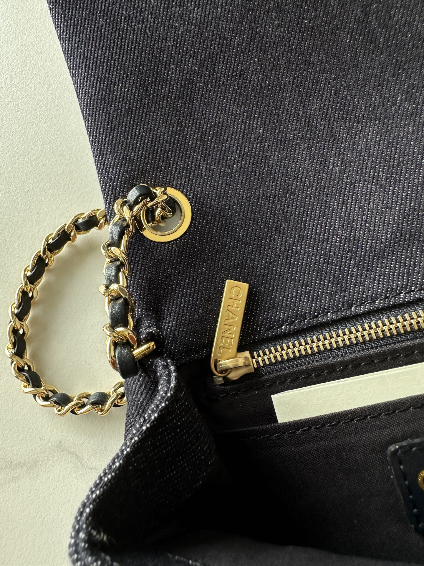 Chanel AS1786 Denim Shoulder Bag - Image 8