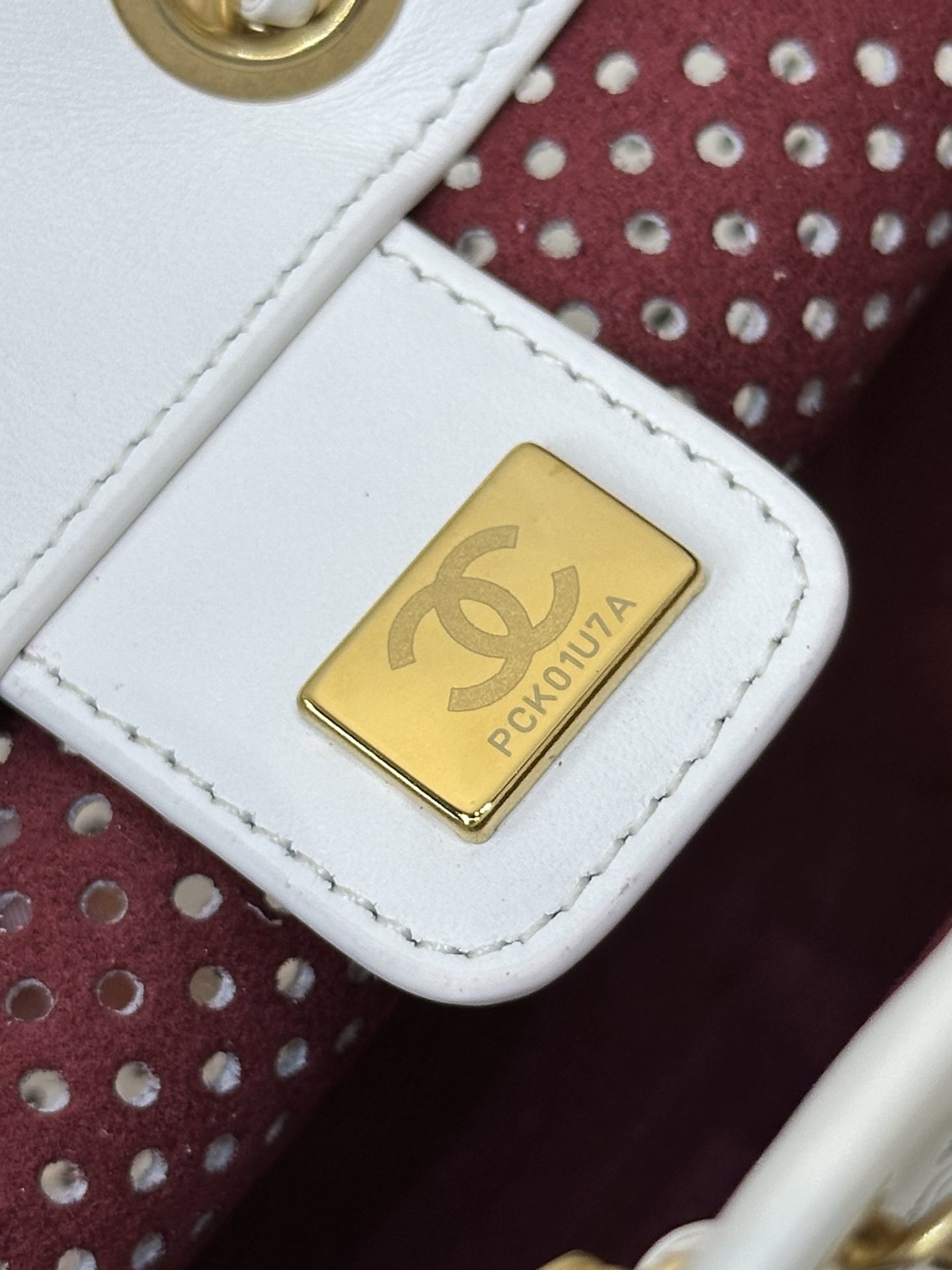 Chanel 25 Perforated Cowhide Bucket Handbag - Image 8