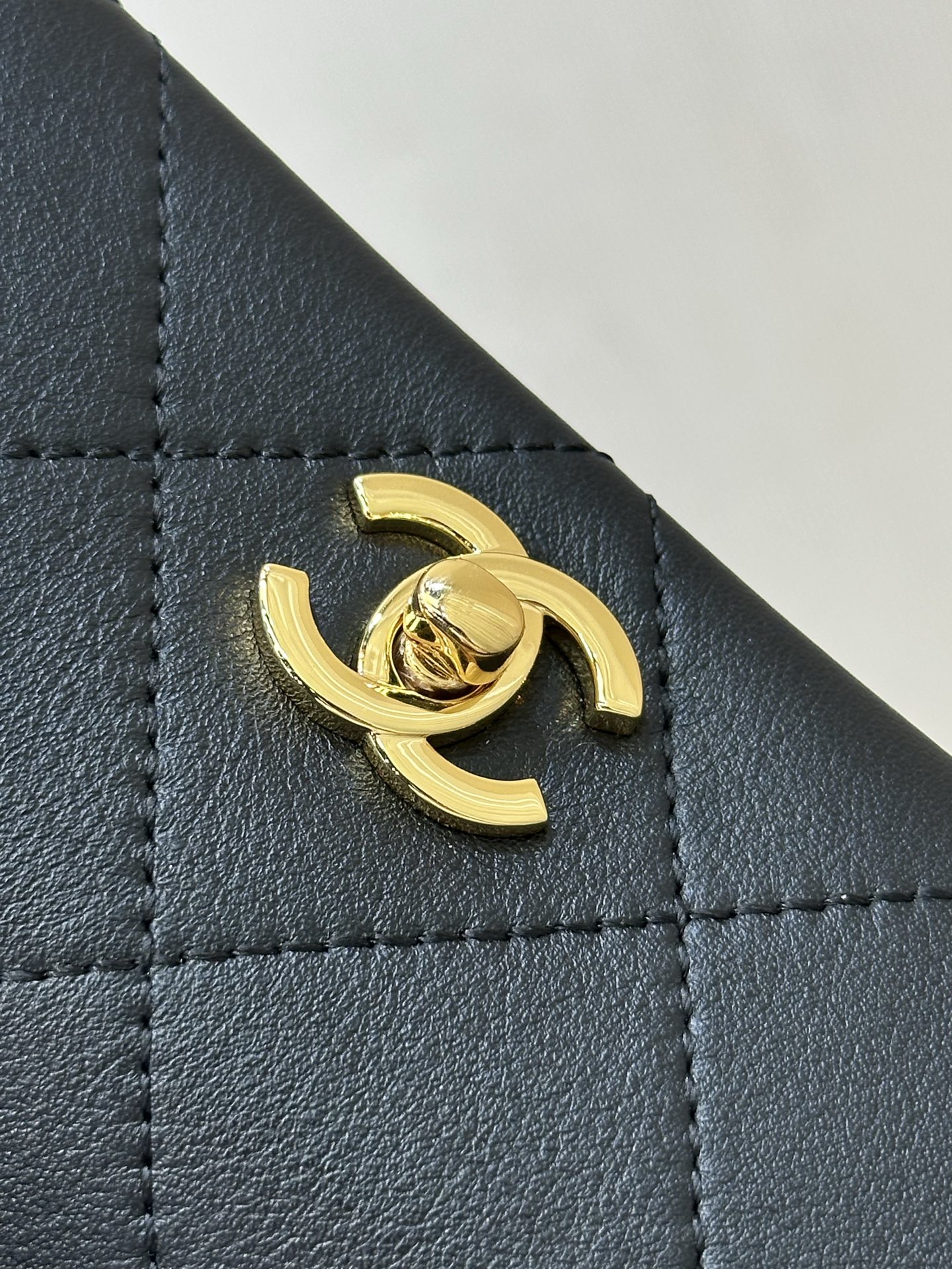 Chanel Calfskin Quilted Flap Crossbody Bag - Image 8