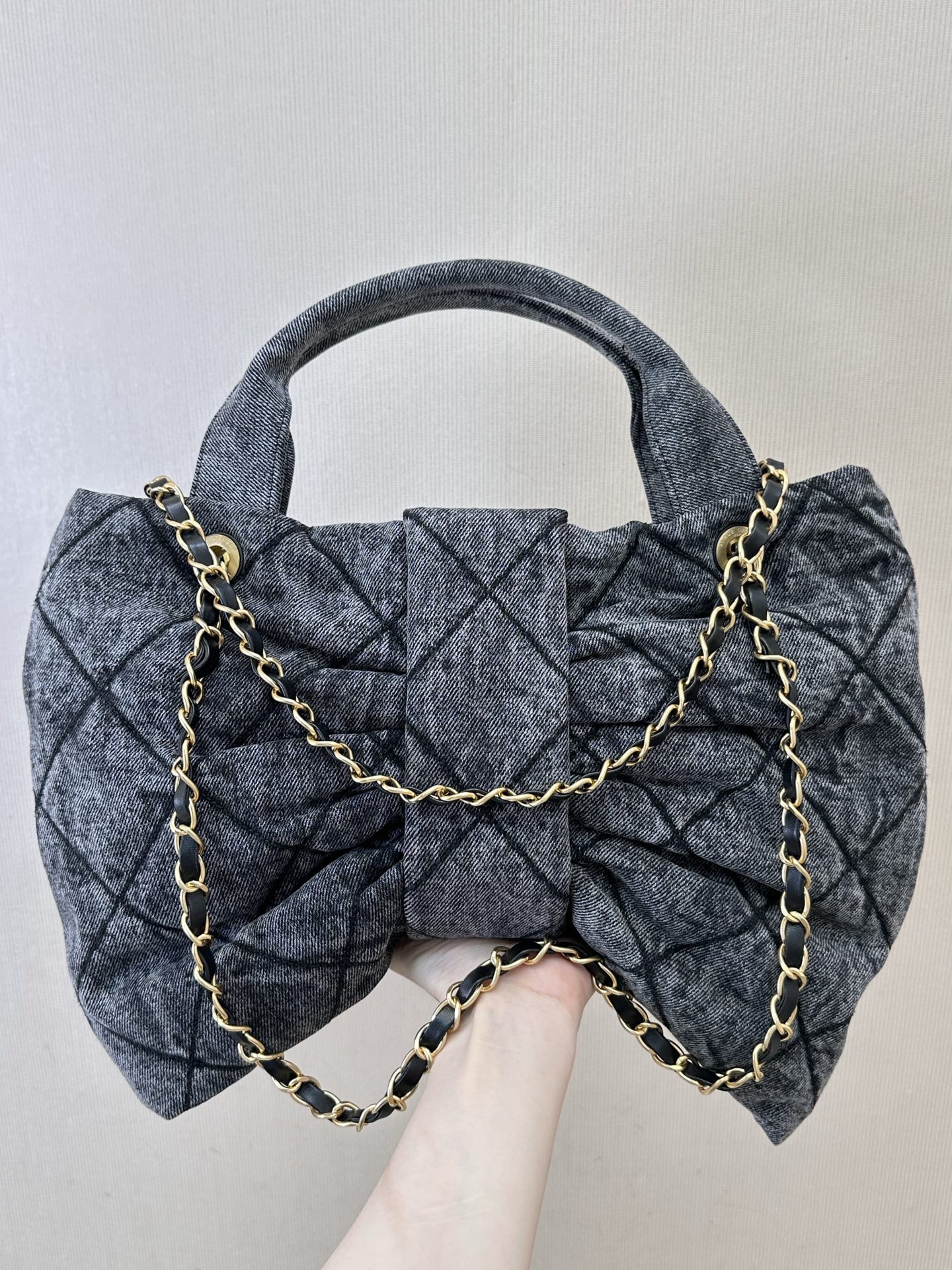 Chanel Medium Bow Handbag in Washed Denim Canvas - Image 8