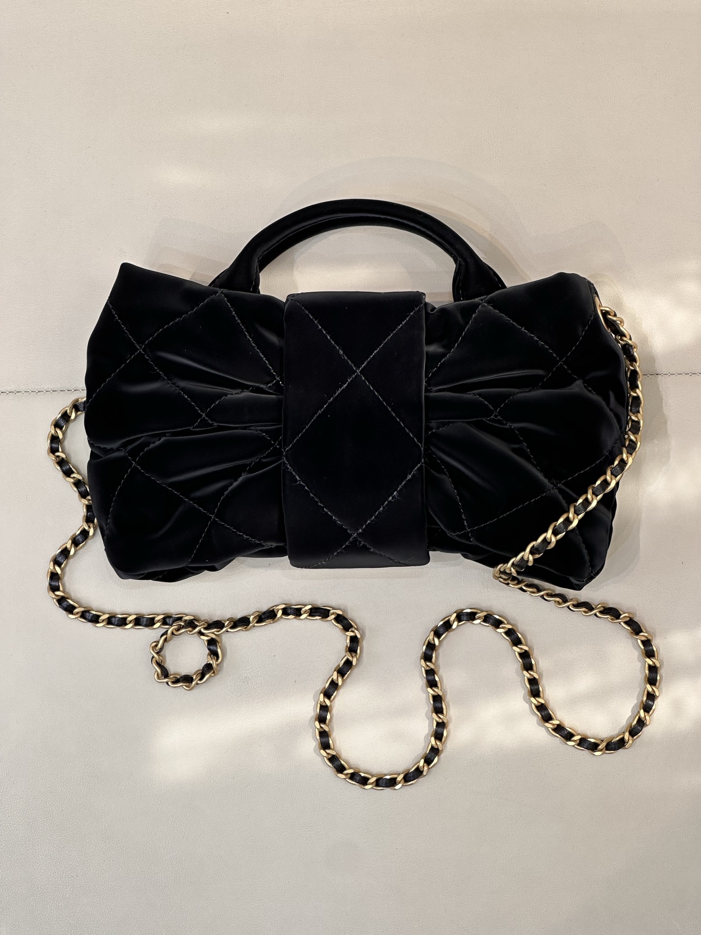 Chanel Butterfly Bow Lambskin Handbag - Image 8