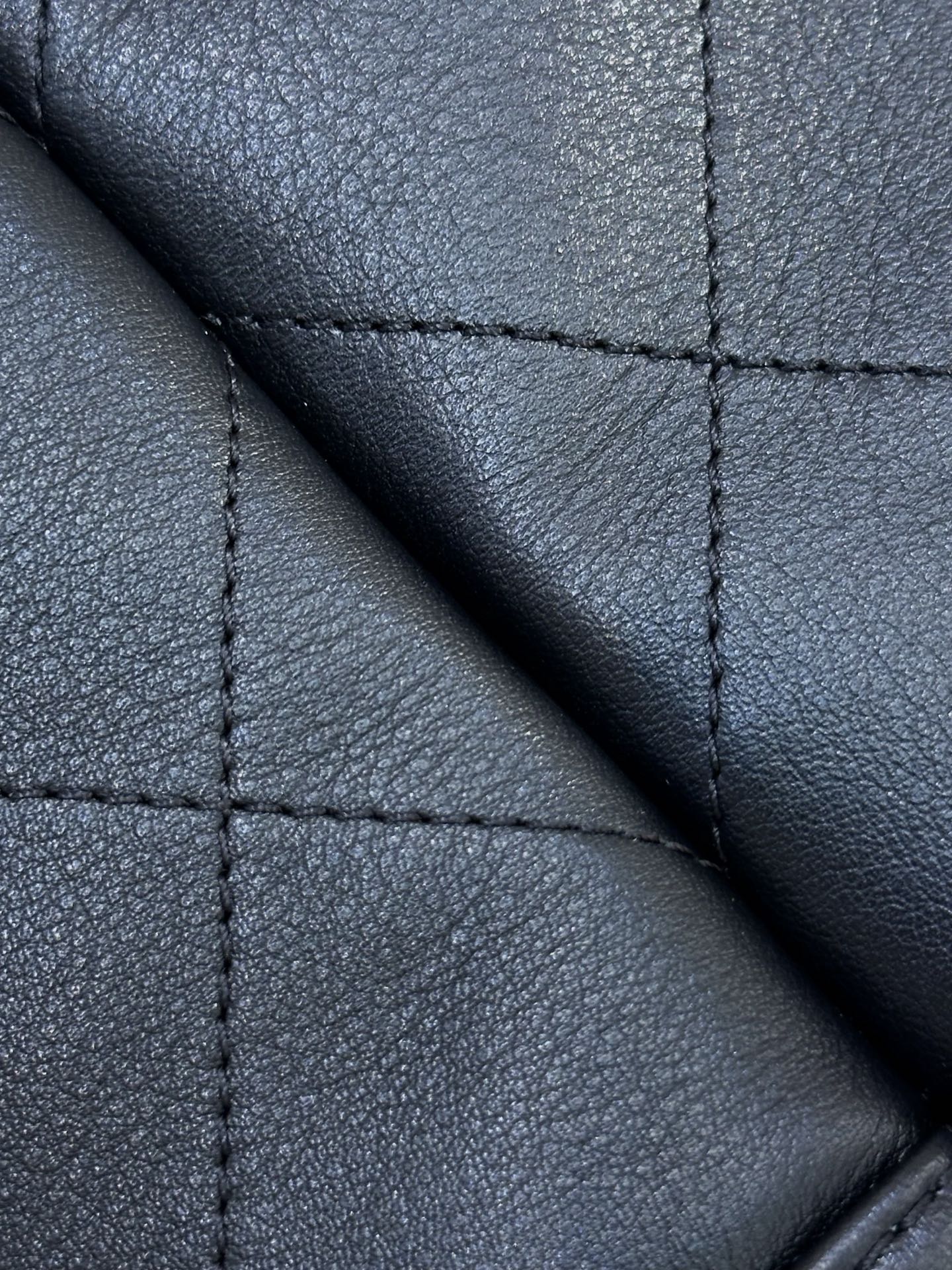 Chanel 5657 Large Size Handbag - Image 8
