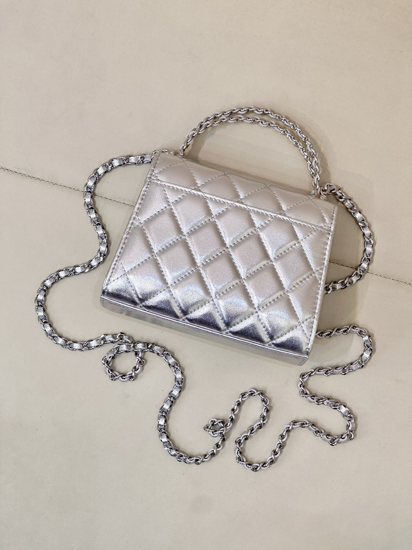 Kelly 25 Top Handle Crossbody Bag - Image 8
