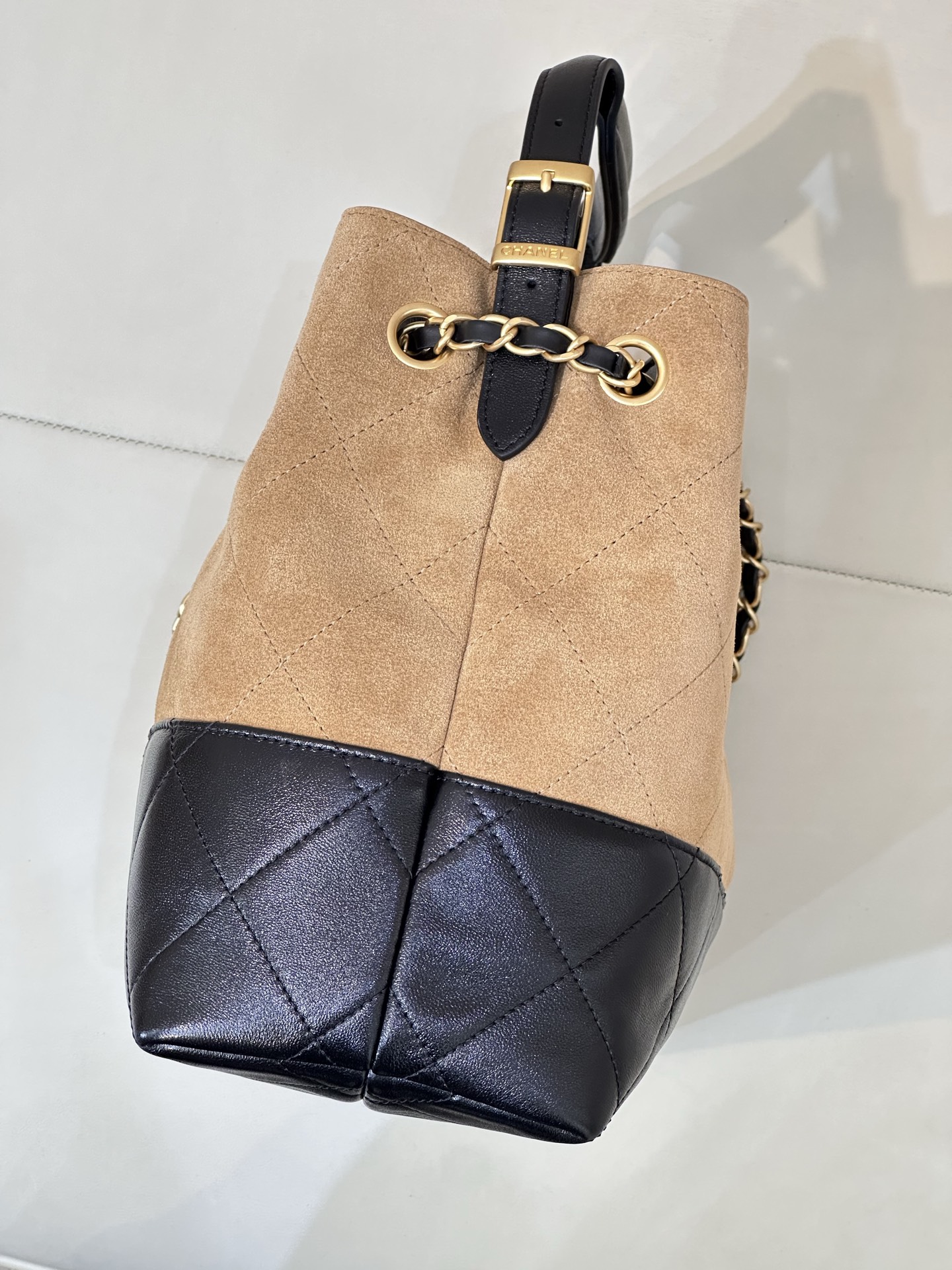 Chanel Craft Workshop Handbag, 14.17 x 9.45 x 4.72 in - Image 8