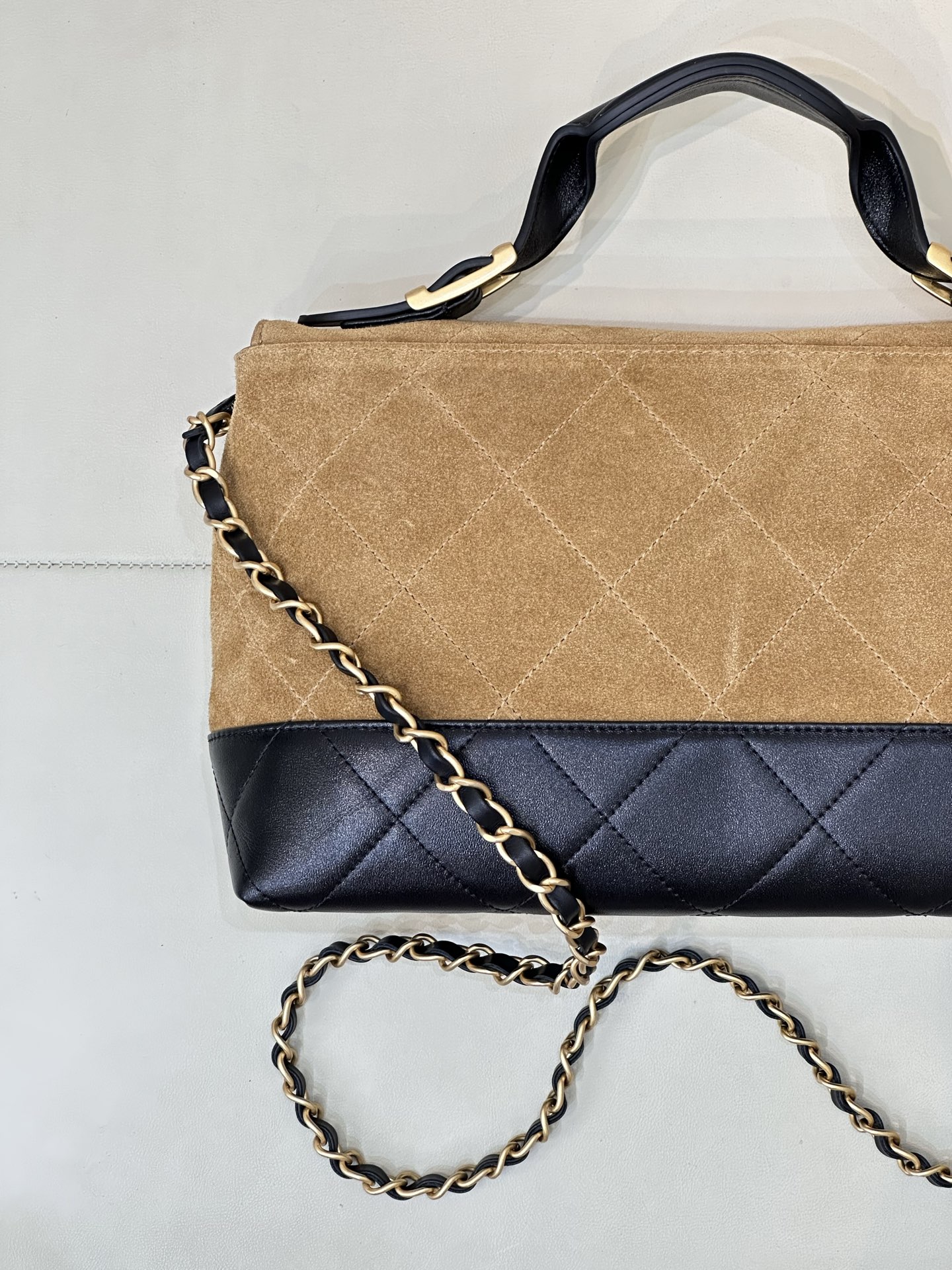 Chanel Deer Leather Messenger Bag - Image 8