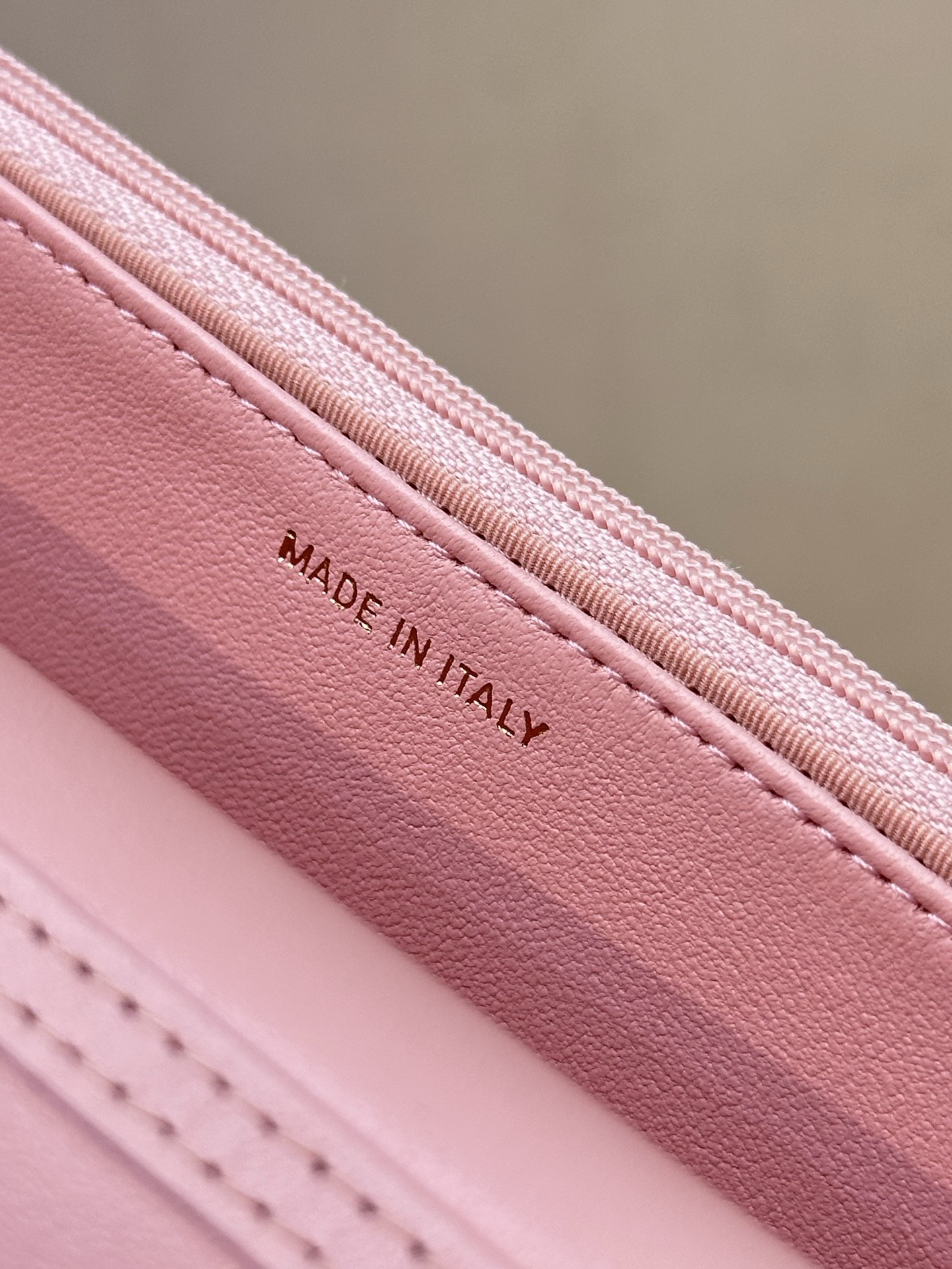 Lambskin Wallet on Chain - Image 8