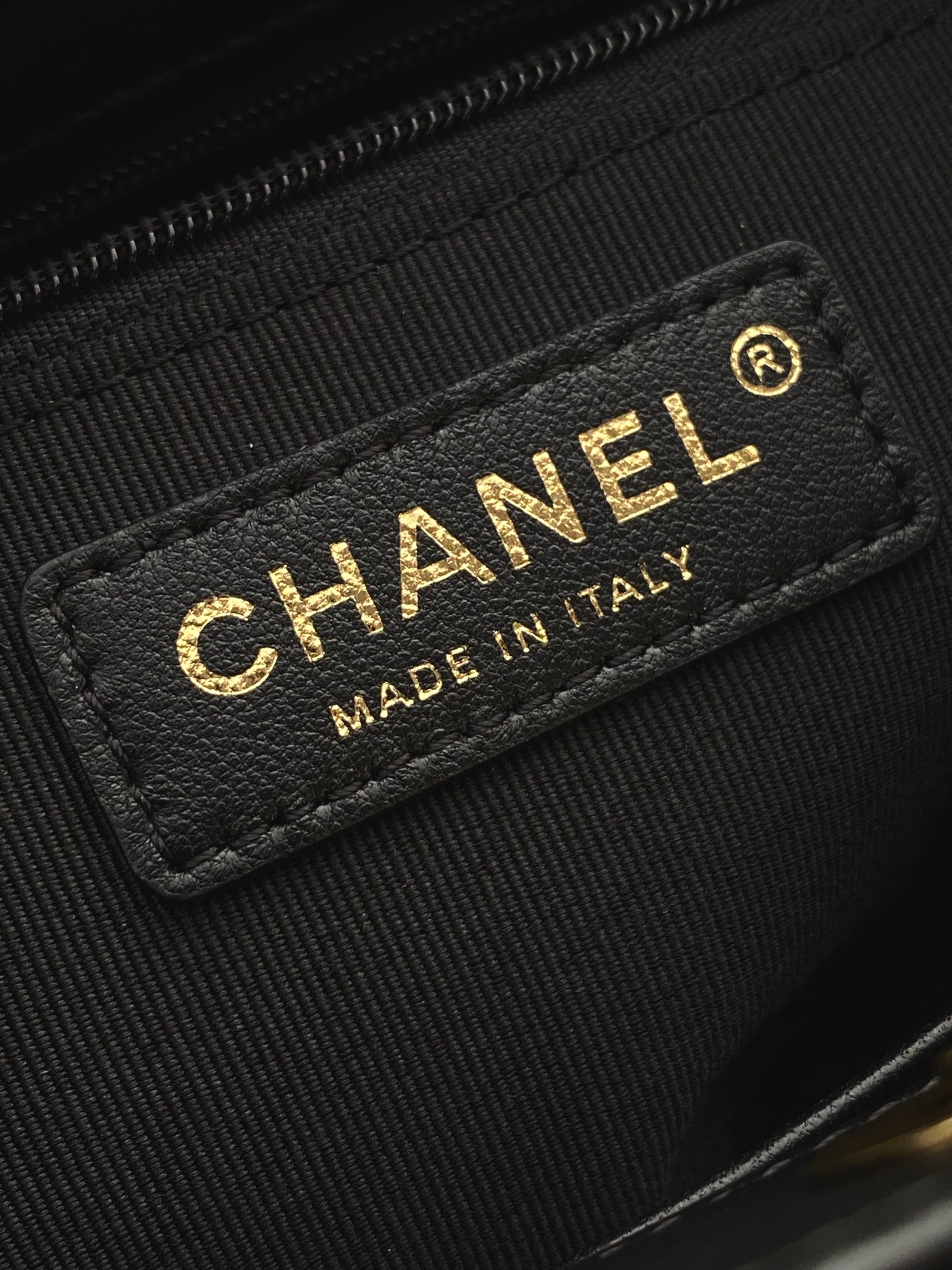 Chanel 23 Velvet Hobo Shoulder Bag - Image 8