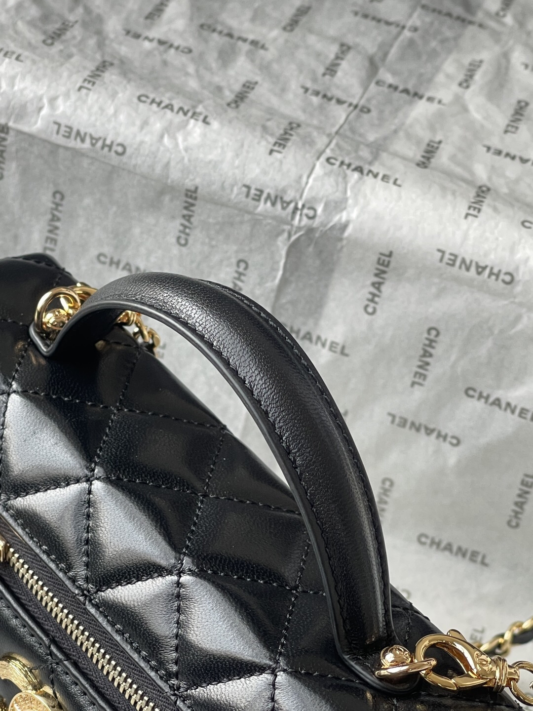Chanel 25C Lambskin Box Handbag A4804 - Image 8