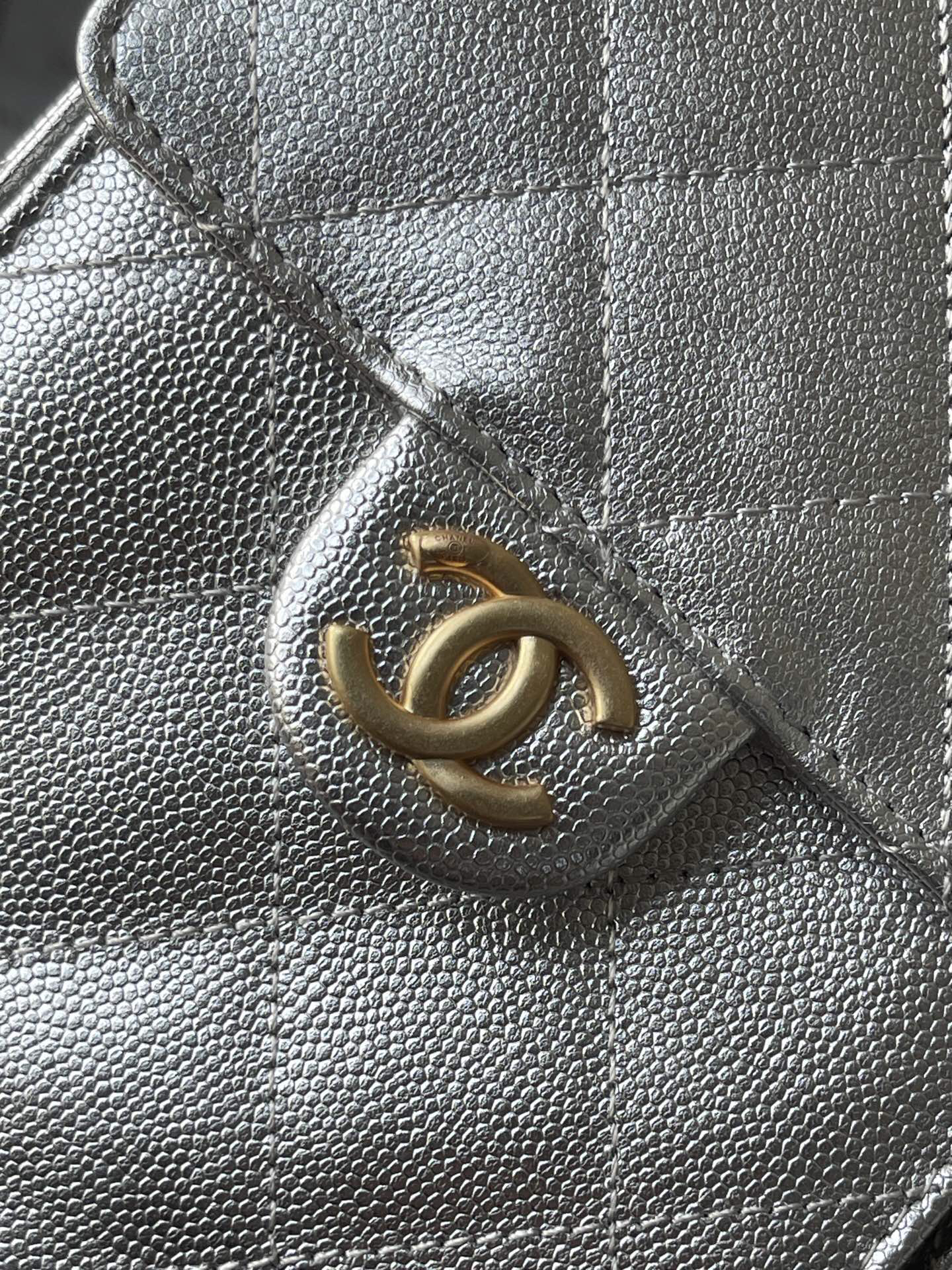 Chanel Hobo Shoulder Bag AS5293 - Image 8