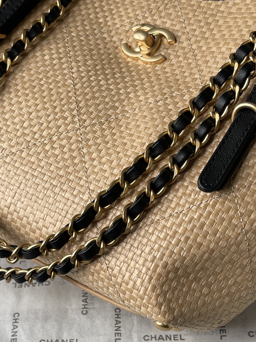Chanel 25S Maxi Hobo Tote Bag - Image 8