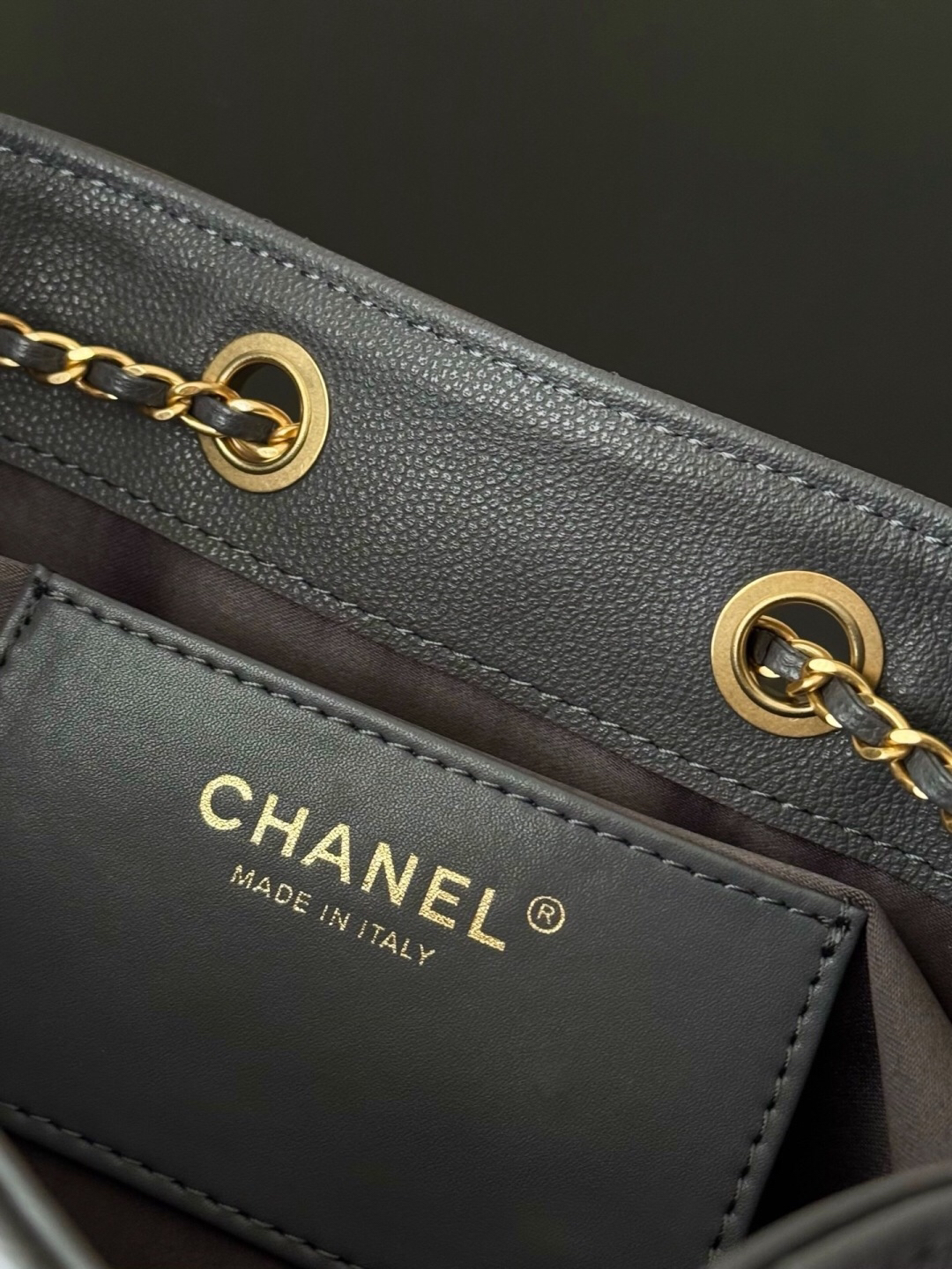 Chanel 25C Quilted Leather Hobo Shoulder Bag - Image 8