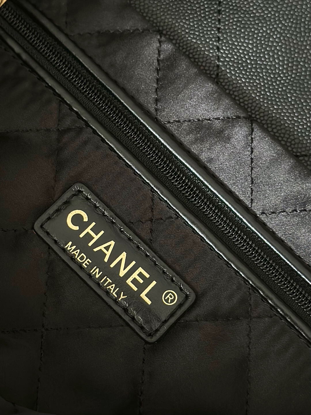 Chanel AS3260 Oiled Waxed Calfskin Shoulder Bag - Image 8