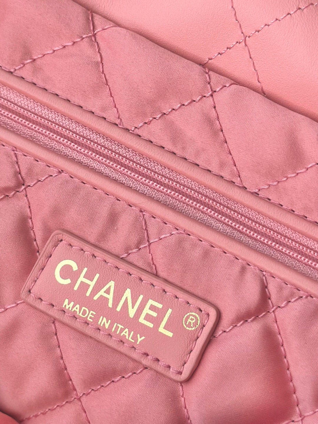 Chanel 2022 Oil-Waxed Leather Shoulder Bag - Image 8