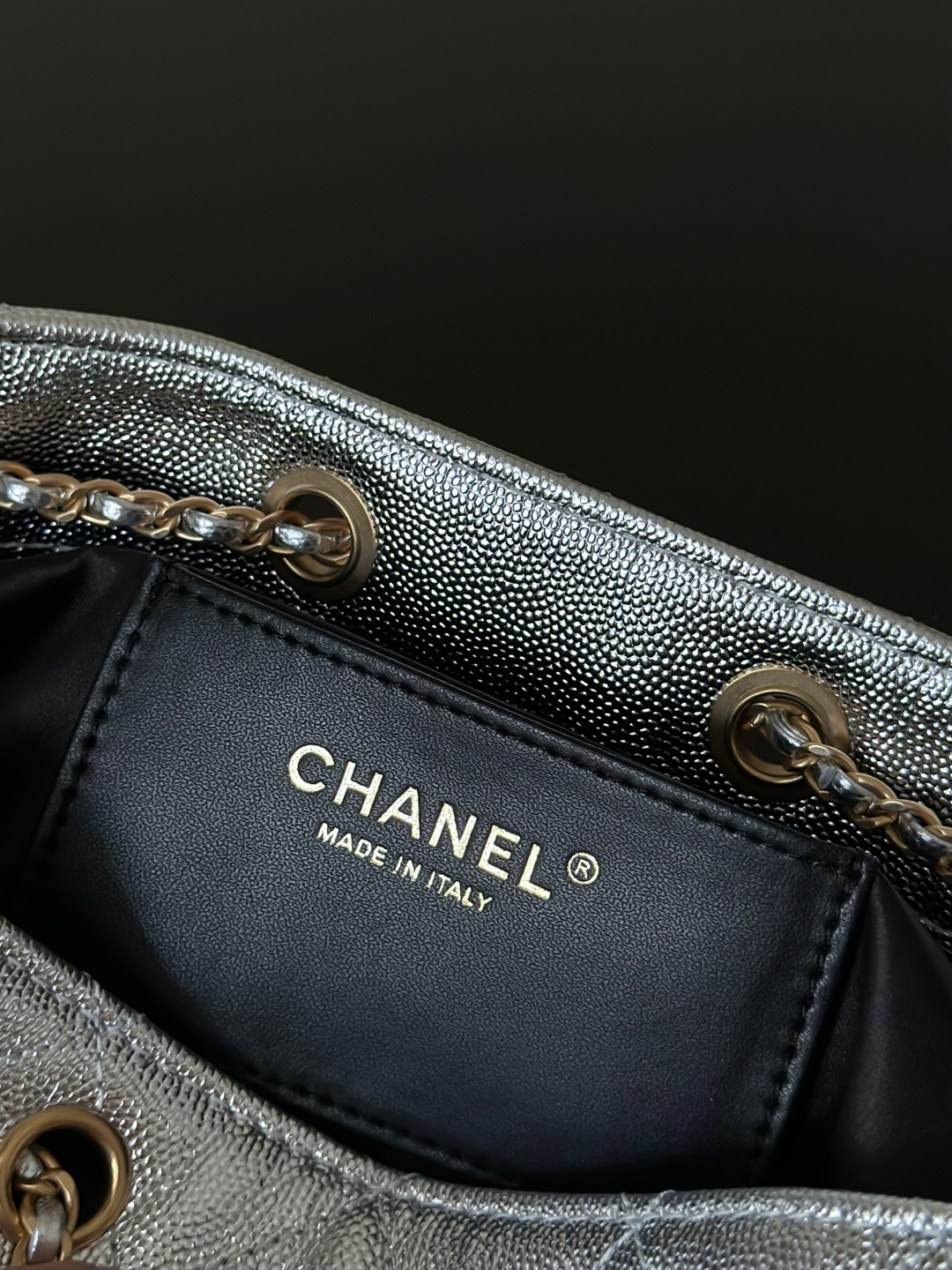 CHANEL 25C Quilted Leather Hobo Shoulder Bag - Image 8