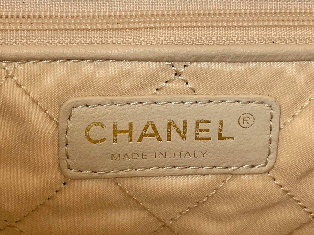 Chanel 2022 Drawstring Shoulder Bag - Image 8