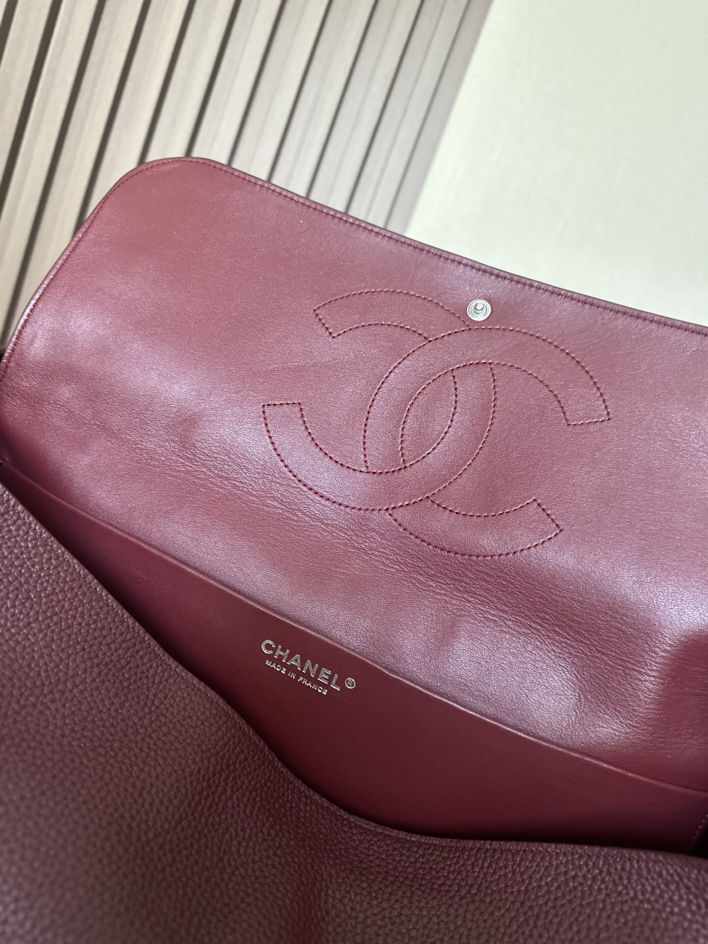 Burgundy Leather Flap Handbag with Silver-Tone Clasp - Image 8