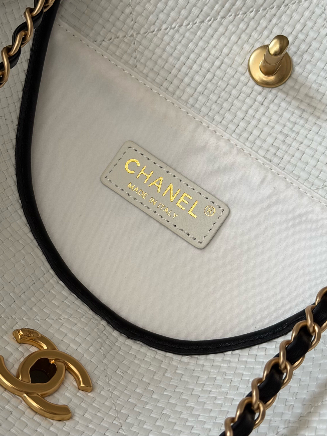 Chanel 25S Maxi Hobo Tote Bag - Image 8