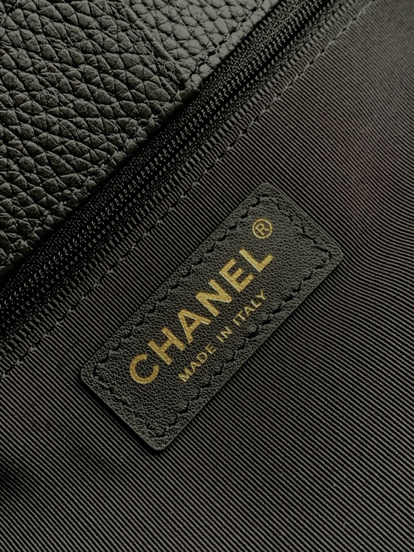 Chanel Cerf Medium Black and Gold Tote Bag - Image 8