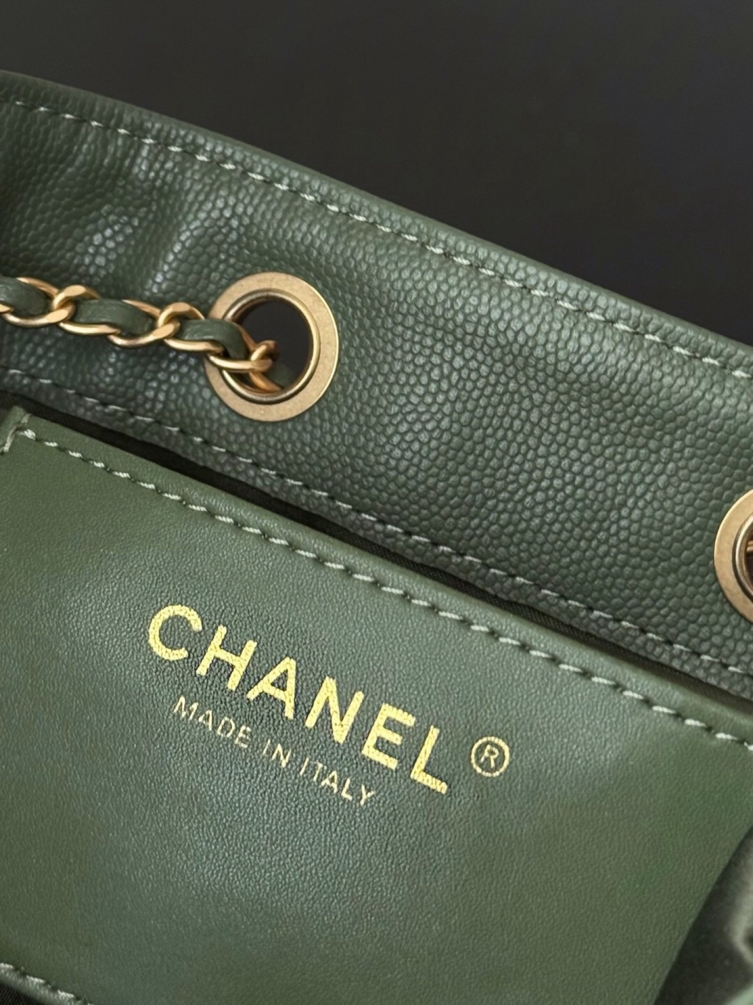 CHANEL 25 Quilted Leather Hobo Shoulder Bag - Image 8