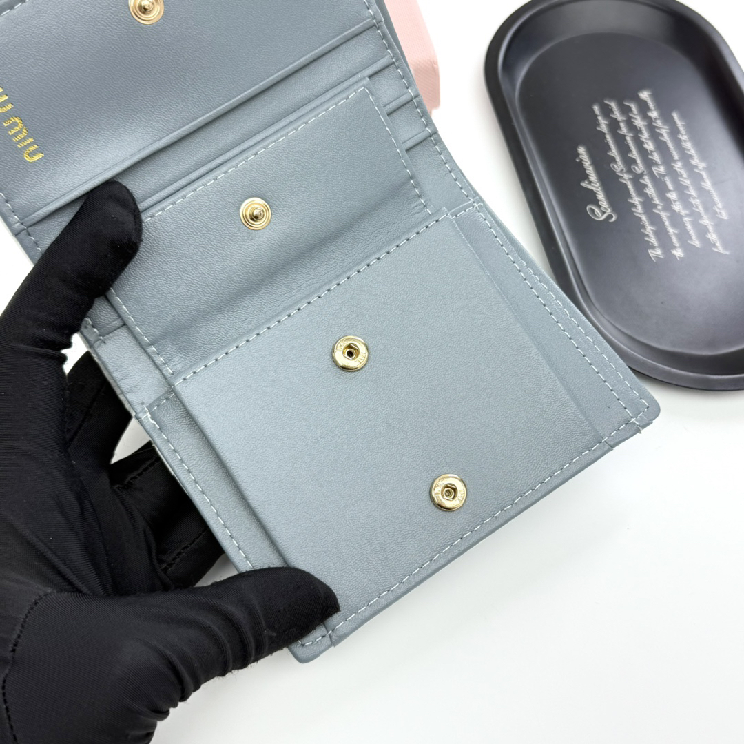 Miu Miu Leather Wallet - Image 8