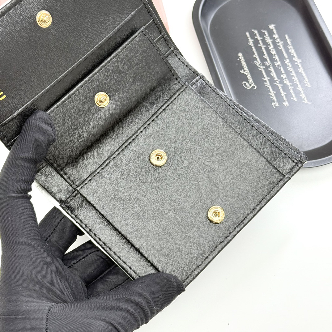 Miu Miu Leather Wallet - Image 8