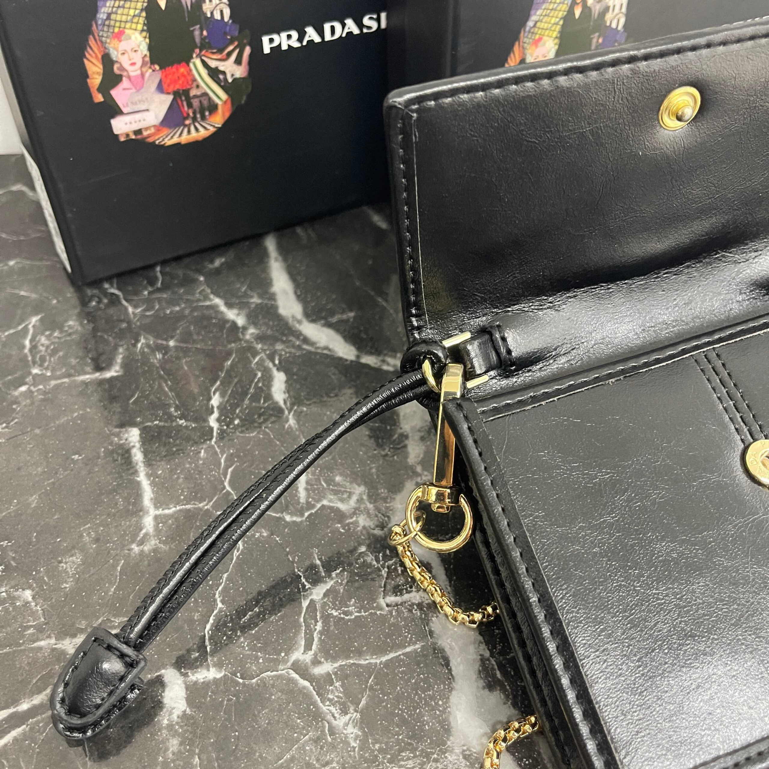 Prada Leather Card Holder with Triangle Logo and Snap Closure - Image 8