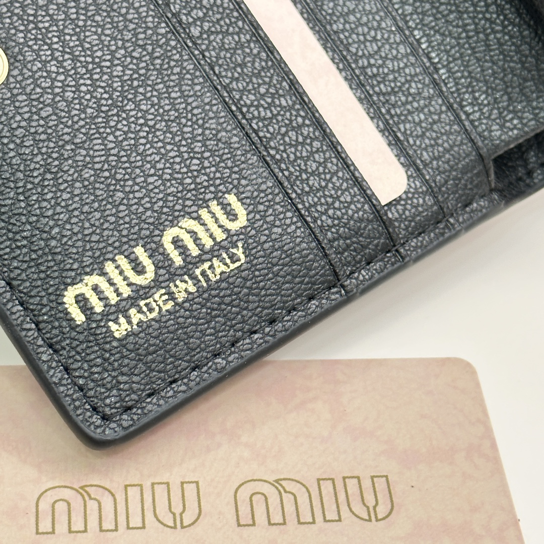 Miu Miu Leather Wallet - Image 8
