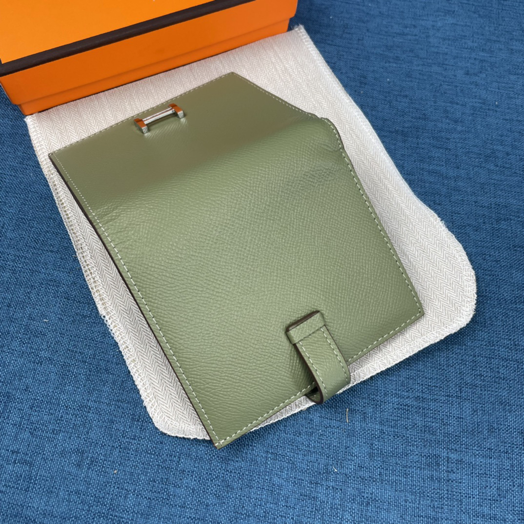 Hermes 220 Vertical Leather Wallet - Image 8