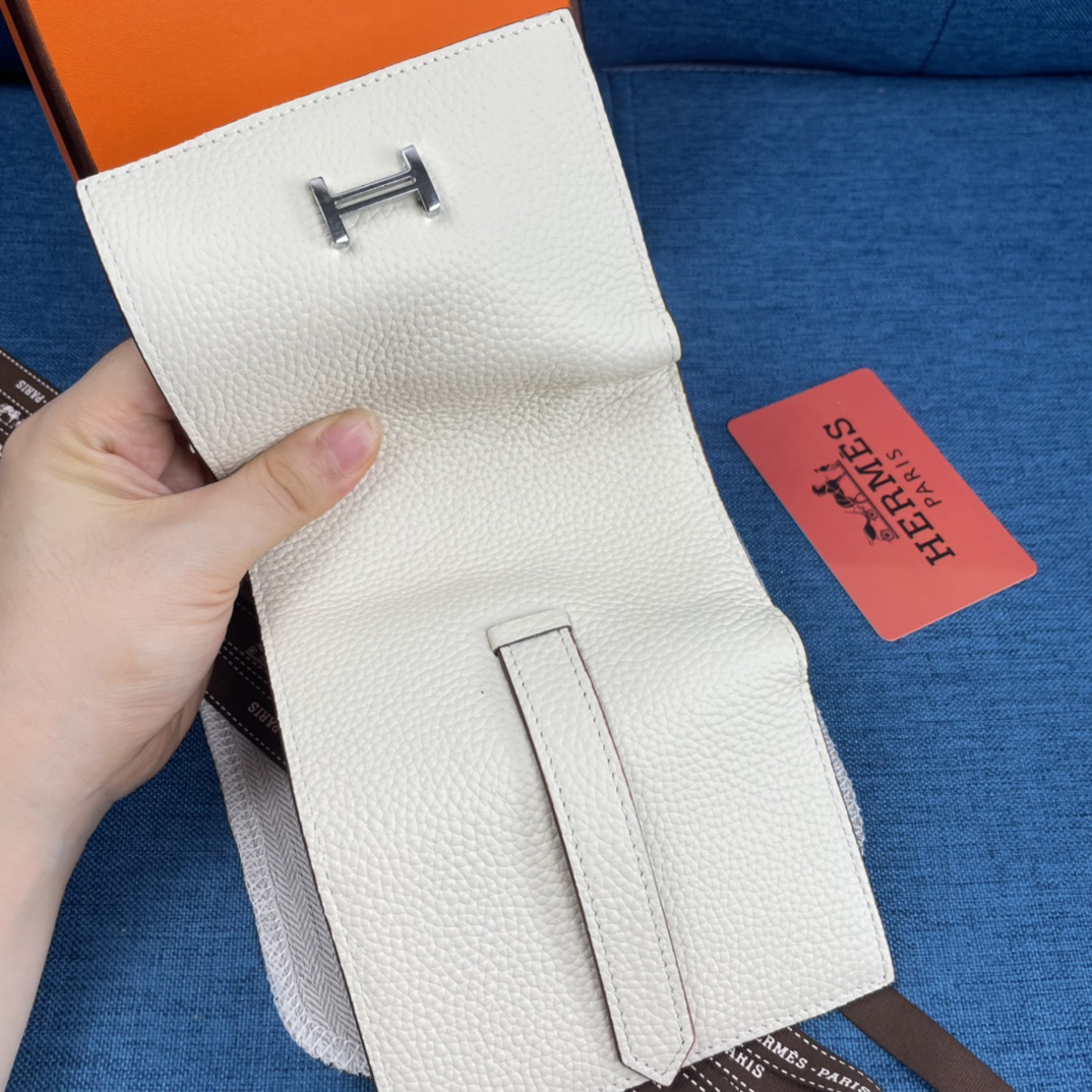 Hermès Togo Leather Trifold Wallet - Image 8
