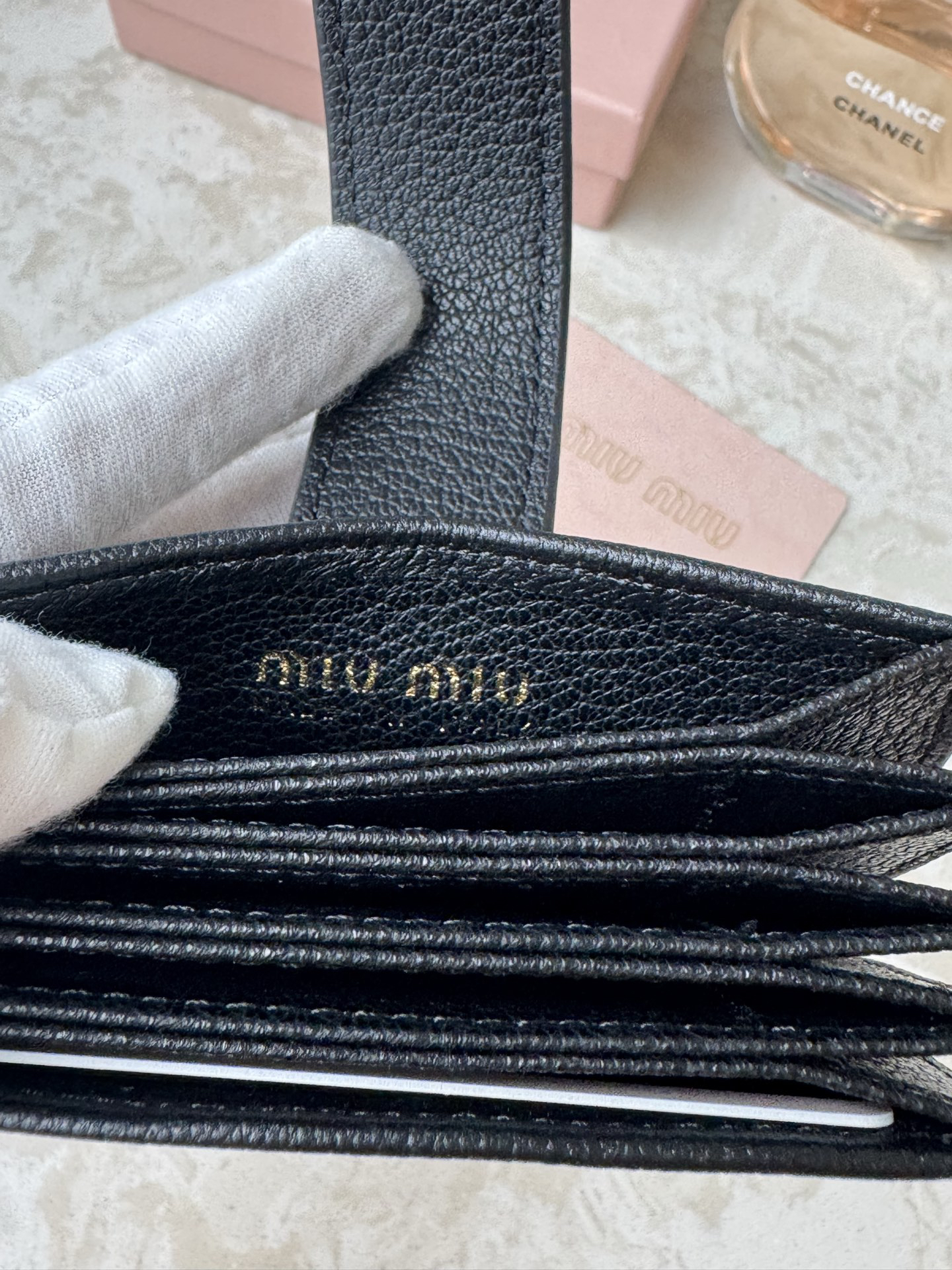 Miu Miu Leather Slim Wallet - Image 8