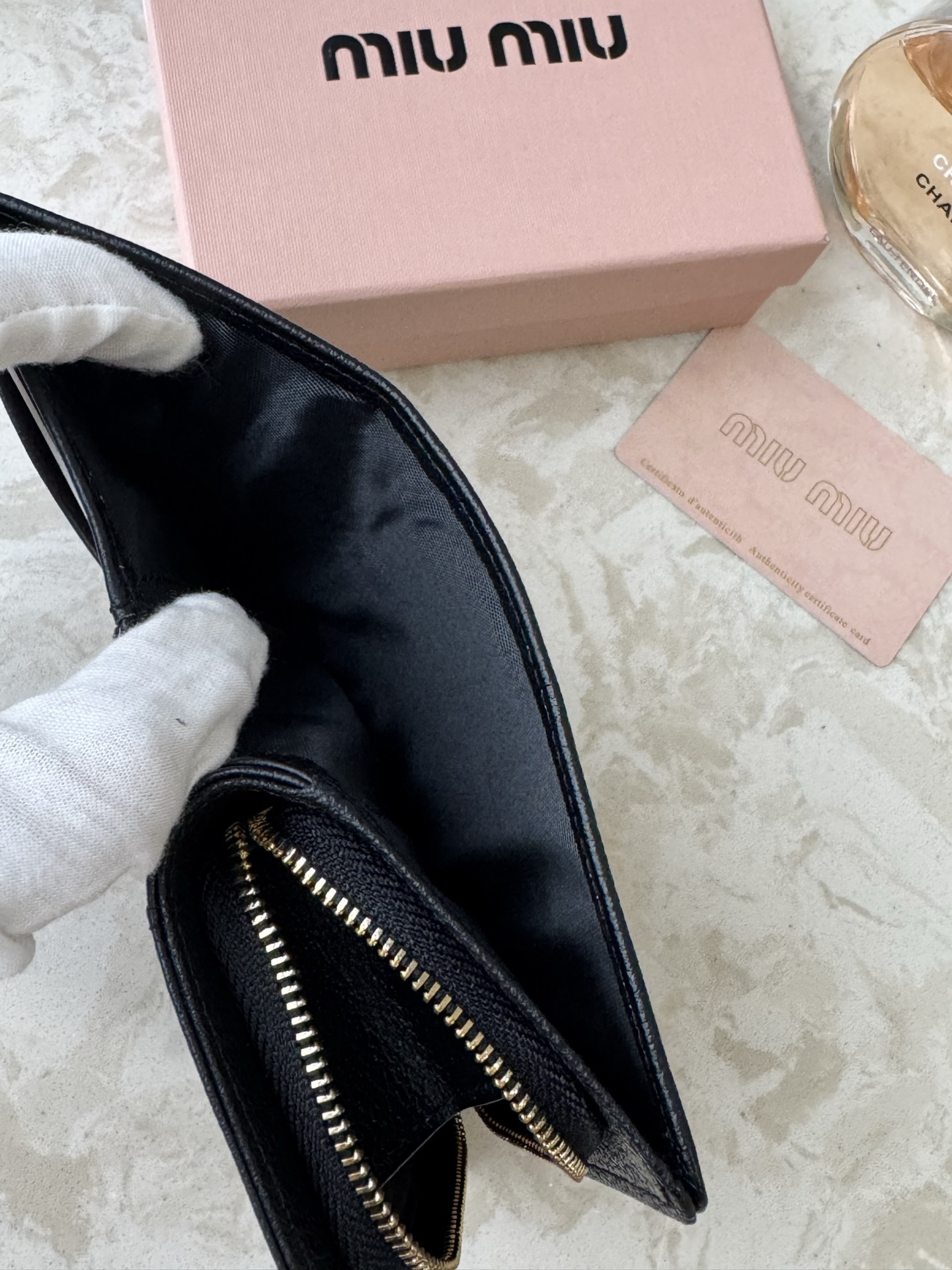 Miu Miu Leather Slim Wallet - Image 8