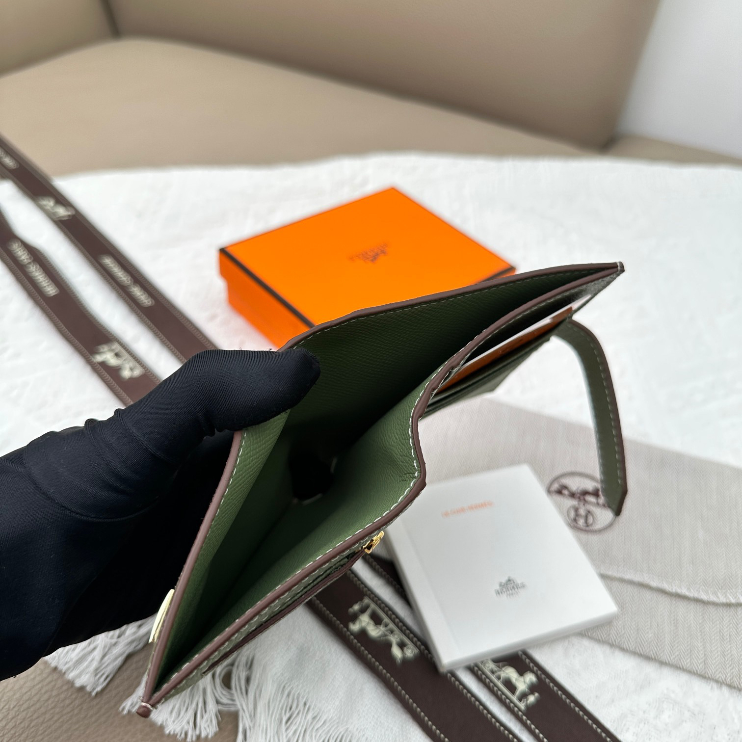 Hermès Palm-Grain Leather Vertical Wallet - Image 8