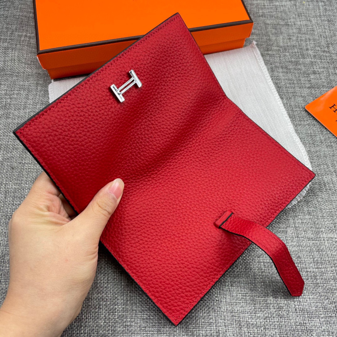 Hermès Women's Leather Zip Wallet - Image 8