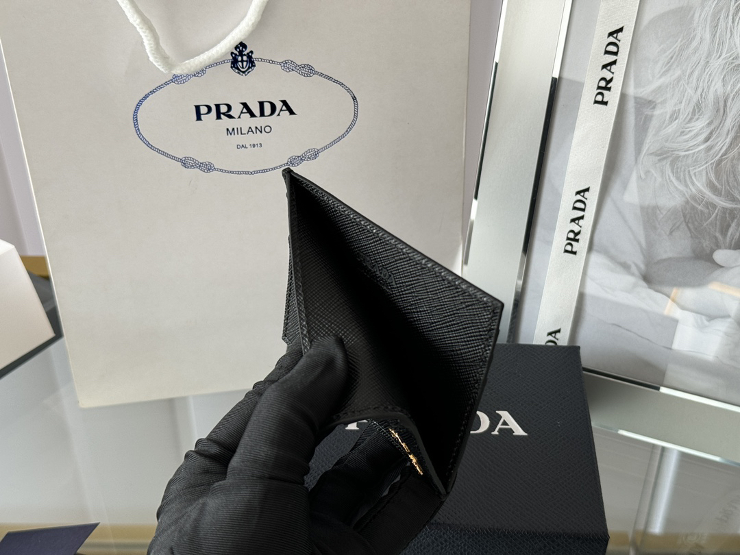 Prada Men's Saffiano Leather Card Holder - Image 8