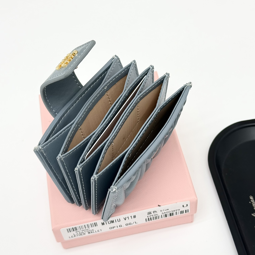 Miu Miu Pleated Leather Card Holder V11 - Image 8