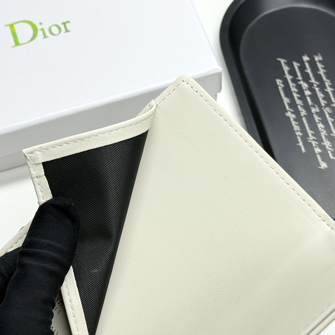 Dior 30 Montaigne Passport Holder - Image 8