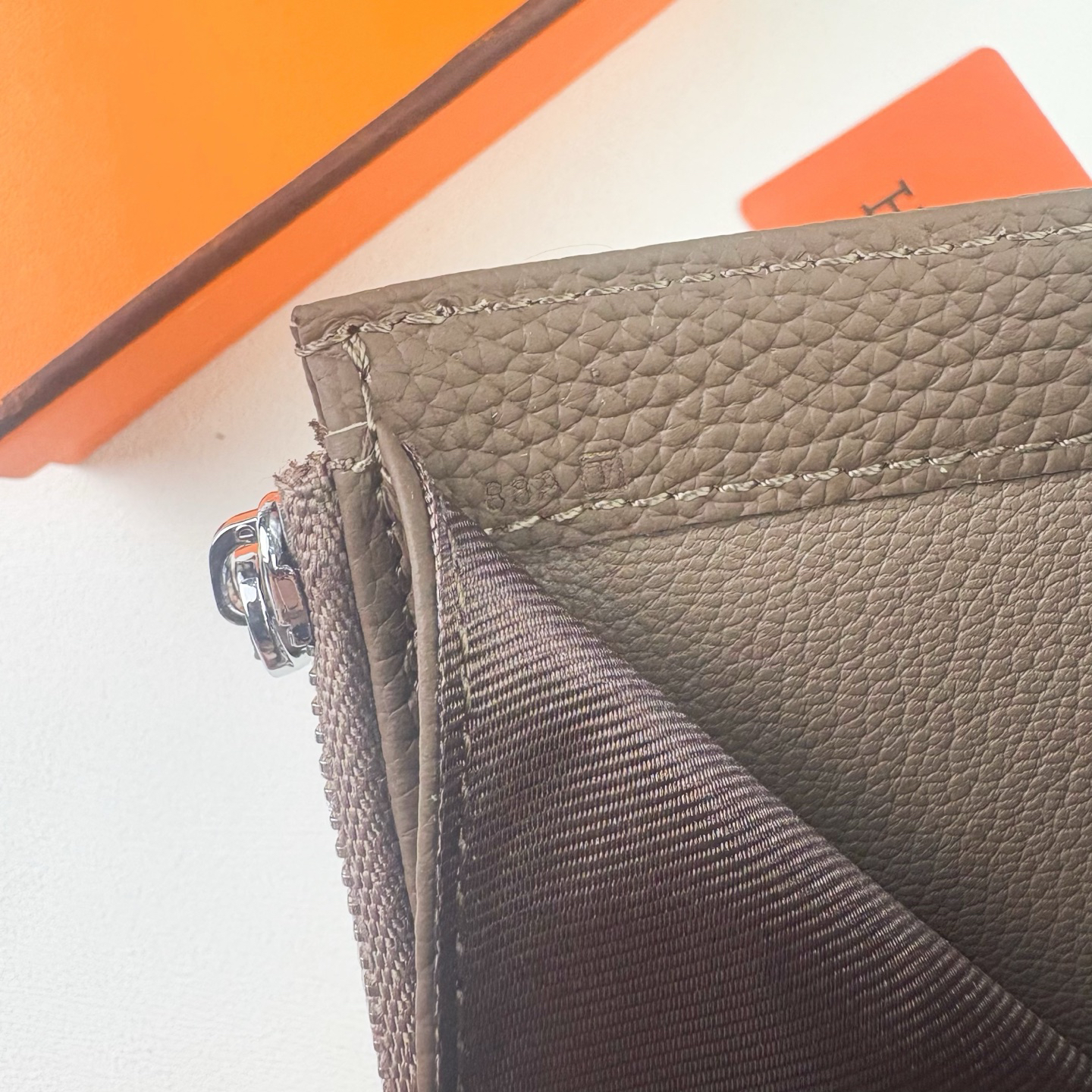 Hermès Silk’in Togo Leather Wallet - Image 8