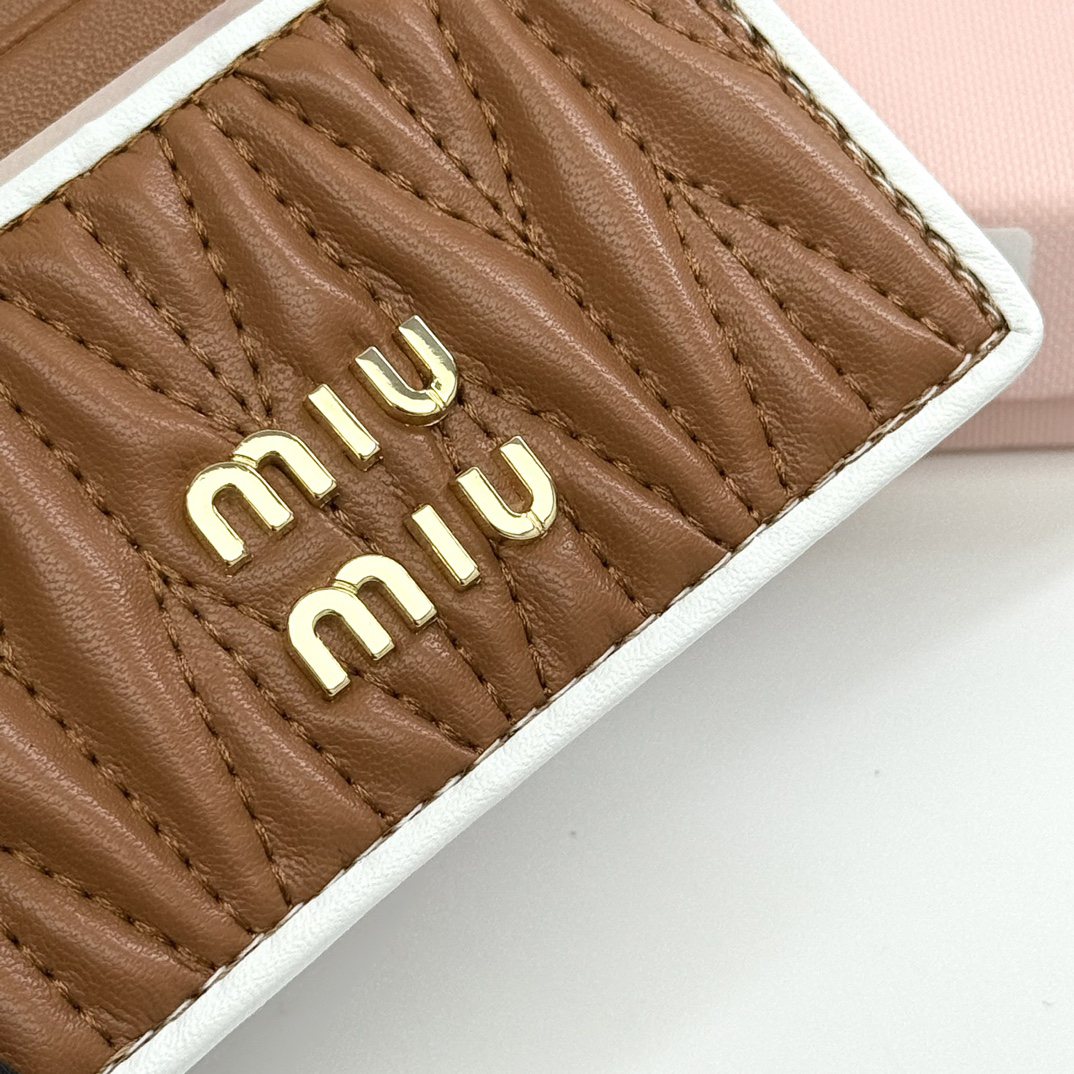 Miu Miu F11 Lambskin Wallet - Image 8